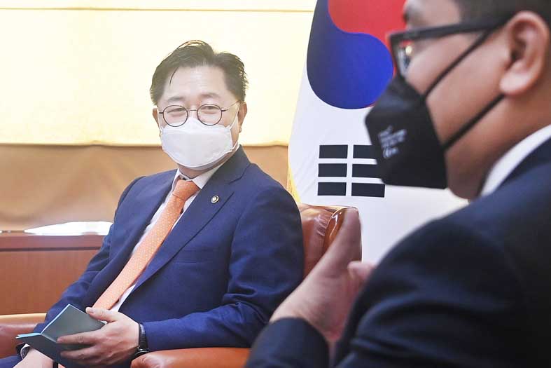 페트로나스 CEO 면담 1