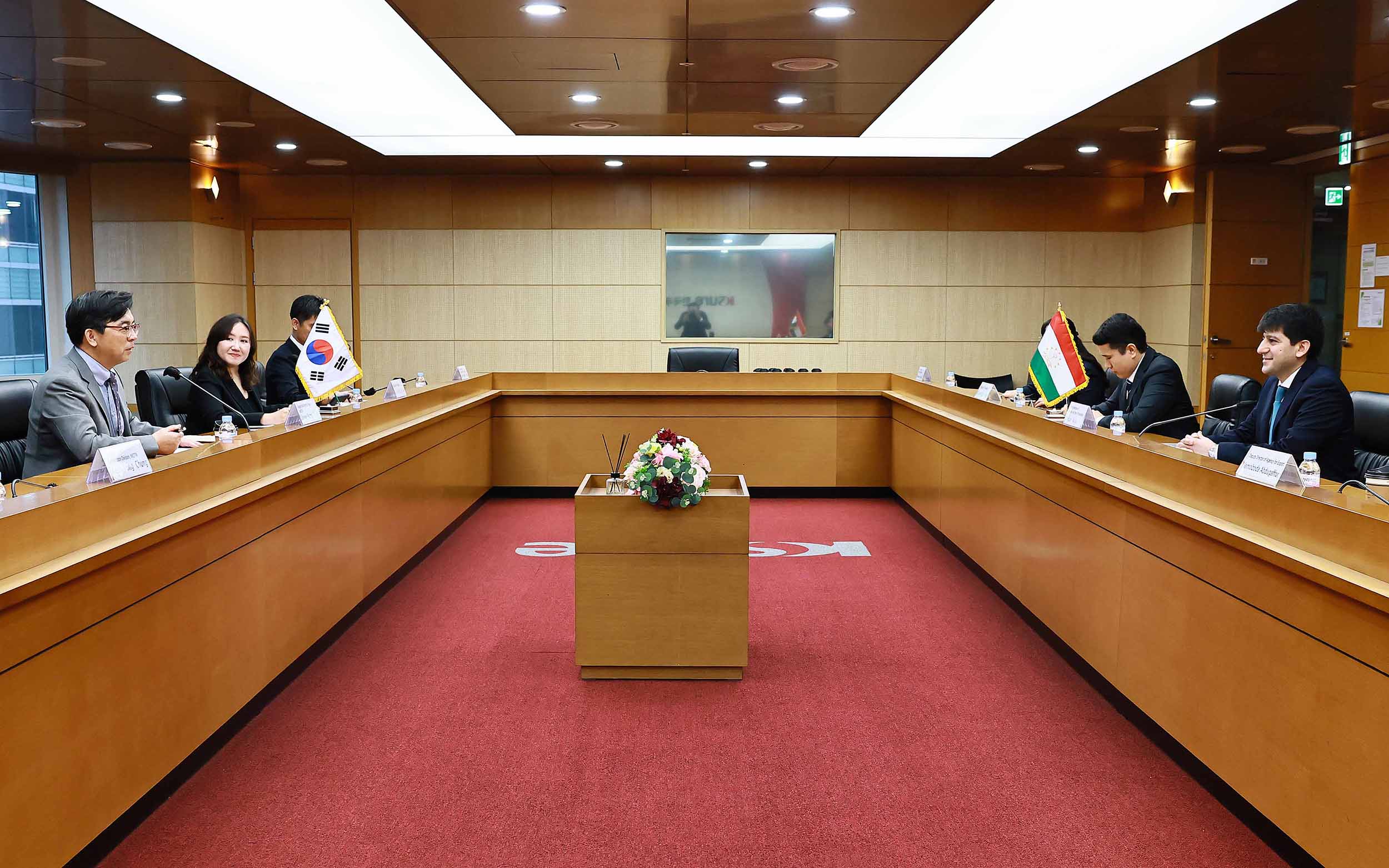 타지키스탄 산업신기술부 차관 면담 4