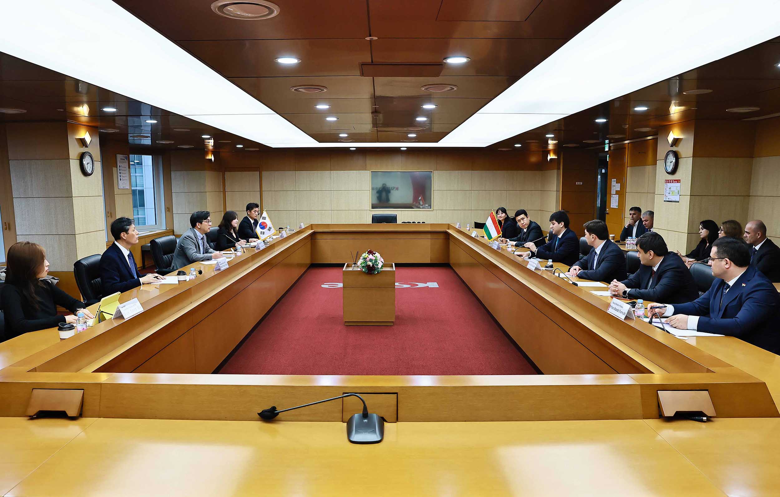 타지키스탄 산업신기술부 차관 면담 2