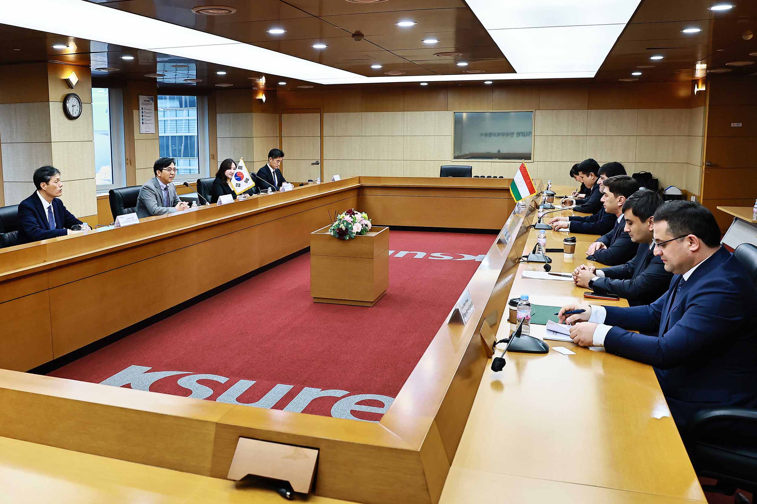 타지키스탄 산업신기술부 차관 면담 5