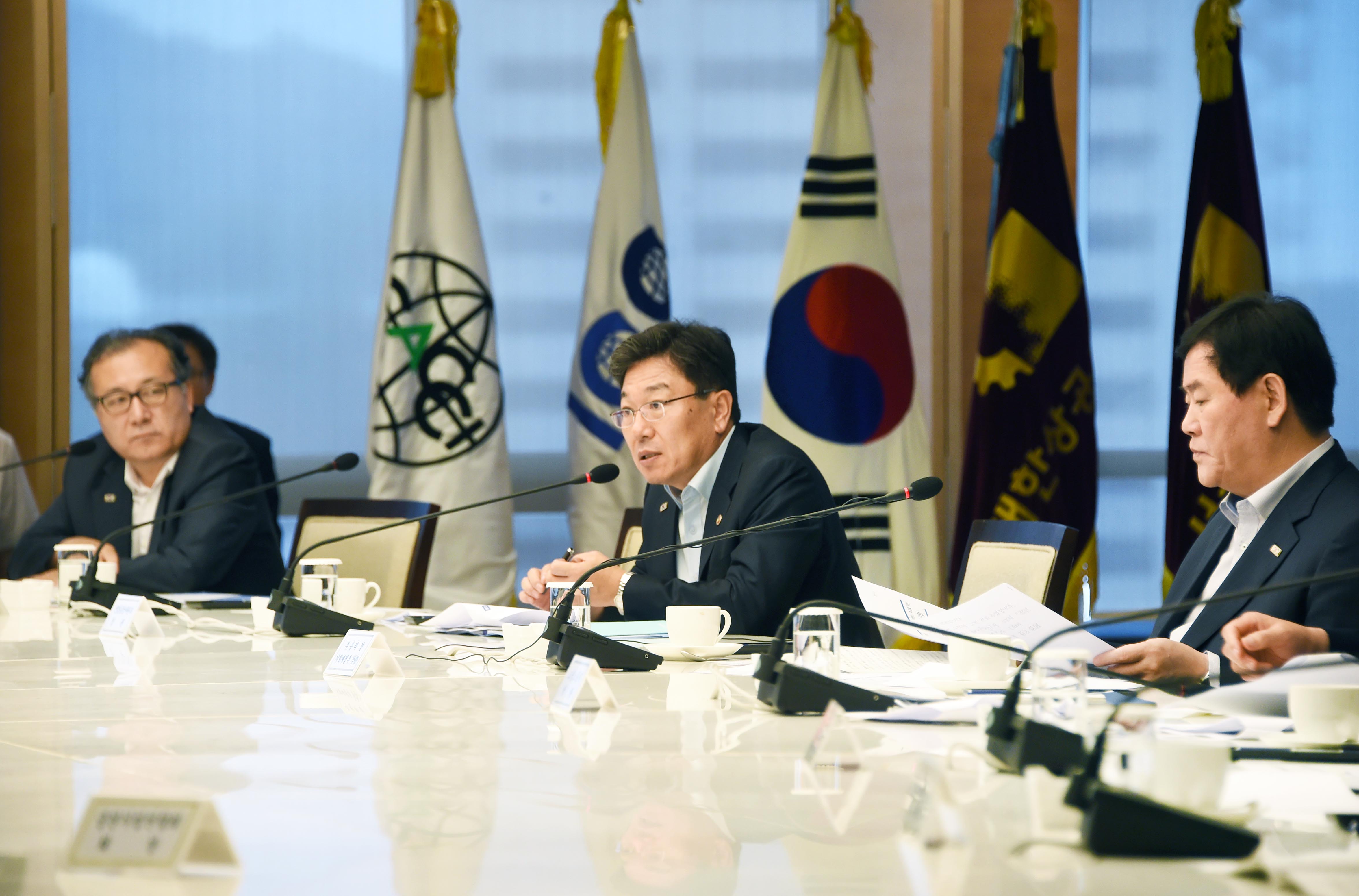청년 고용절벽 해소를 위한 민관합동 대책회의 2