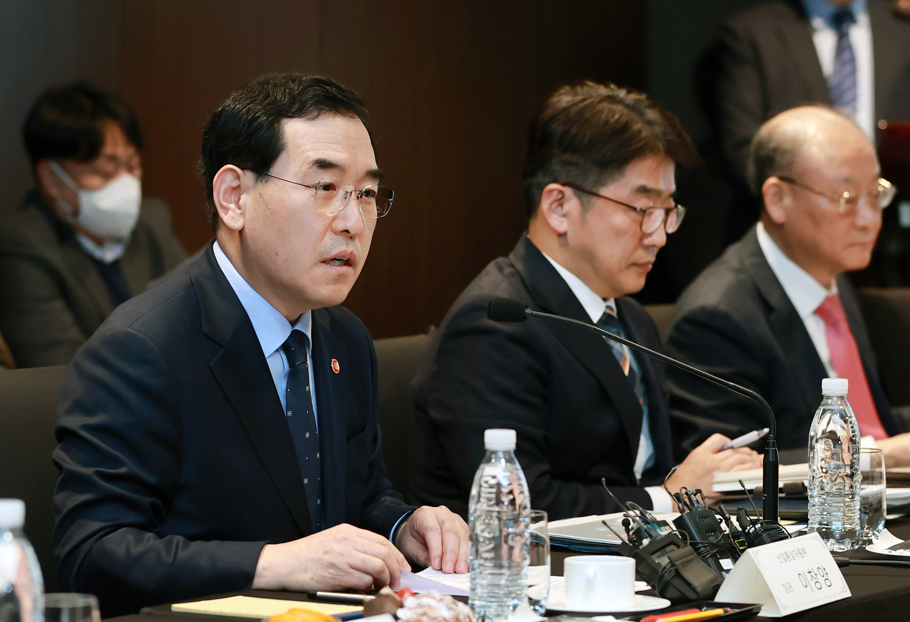 철강산업 발전 원탁회의 개최 3