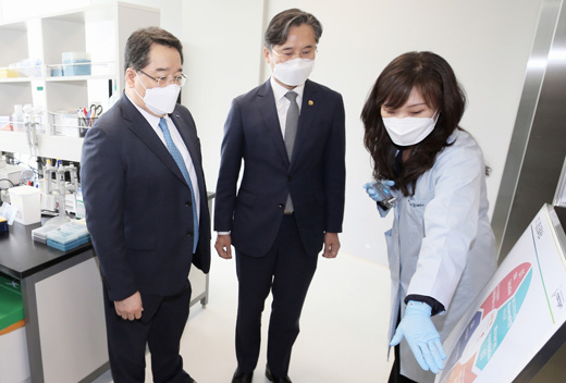 실증특례 승인기업인 마크로젠 현장방문 1