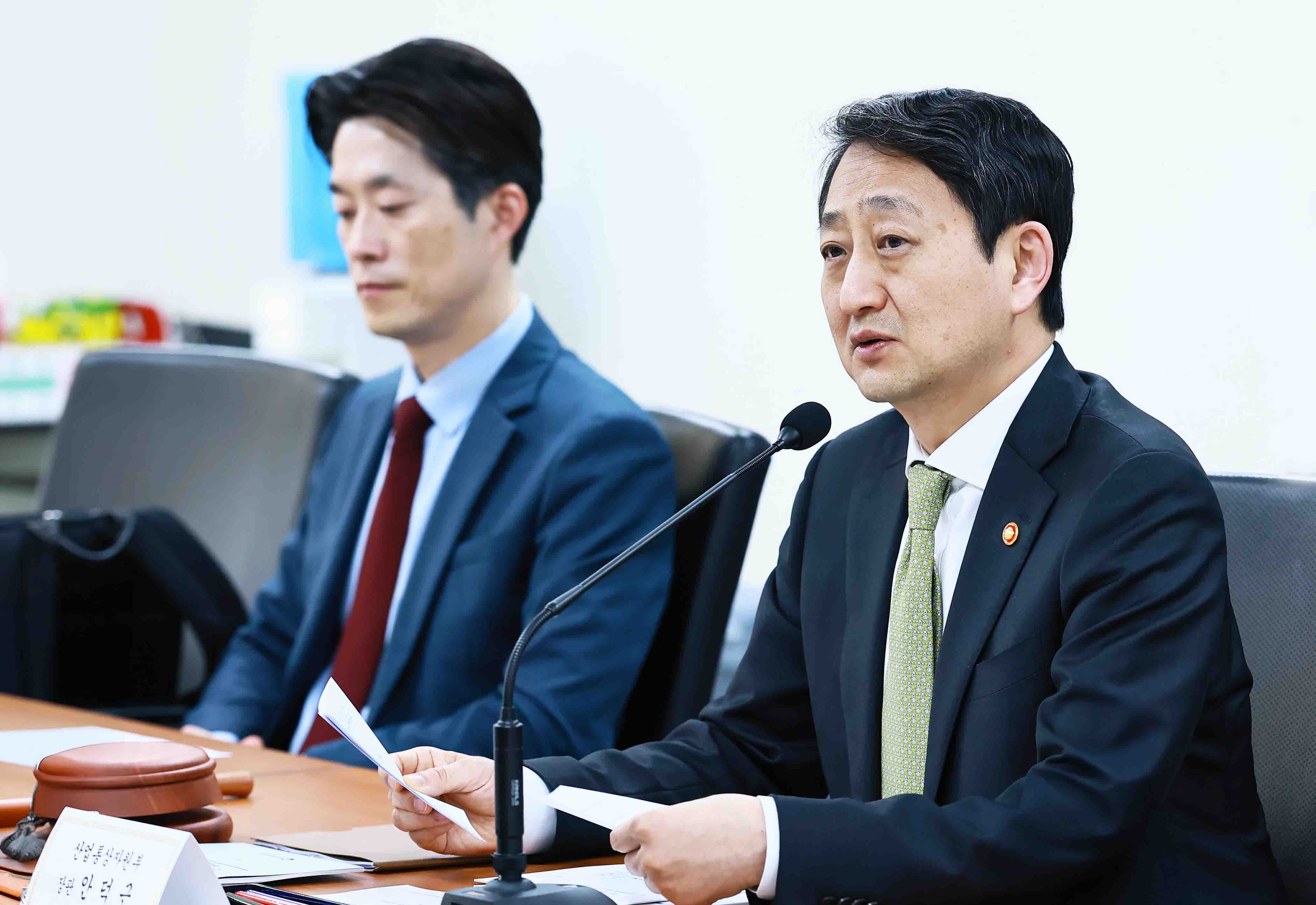 제3차 산업위기대응심의위원회 개최 4