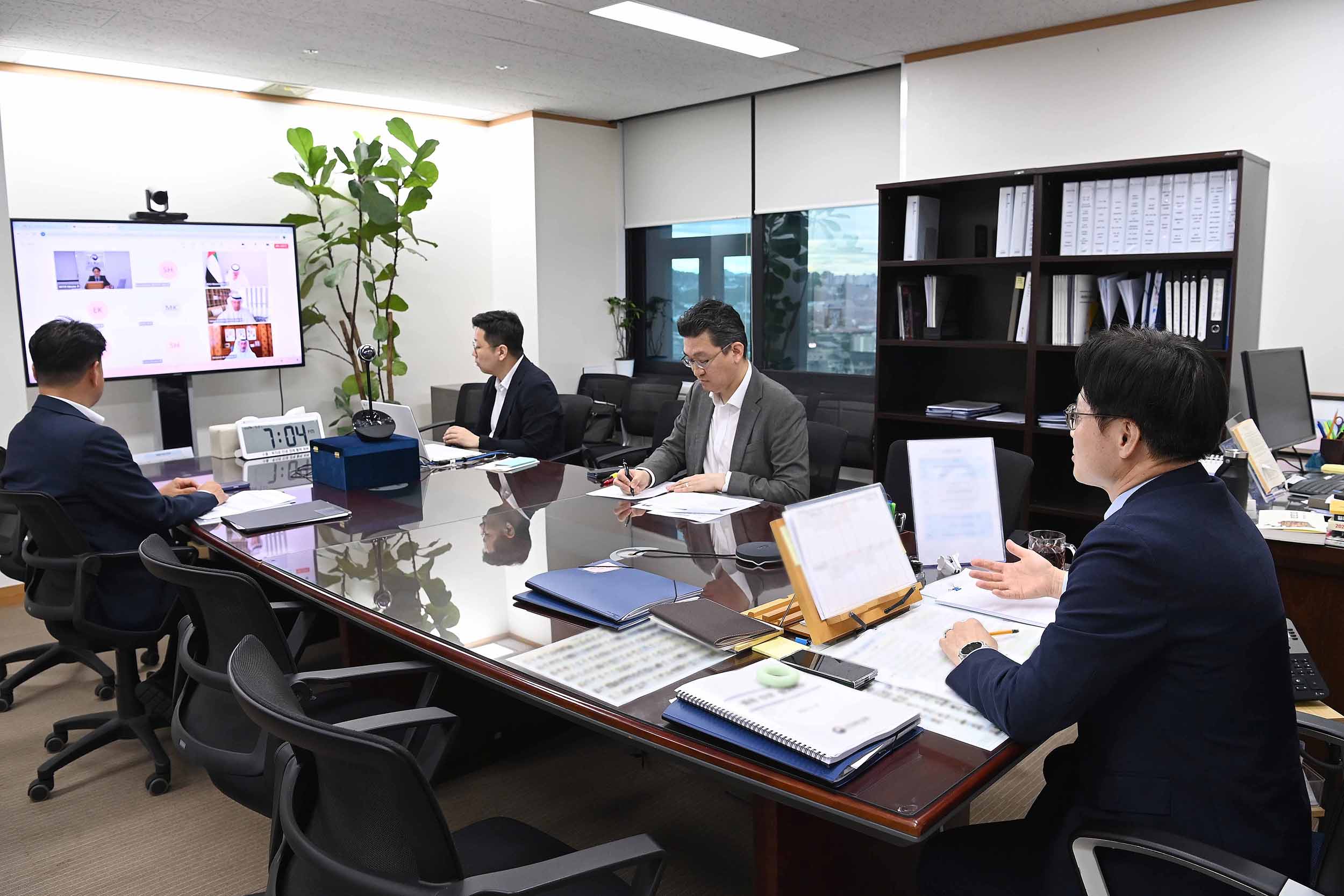 아랍에미리트(UAE) 에너지인프라부 장관 화상회의 4
