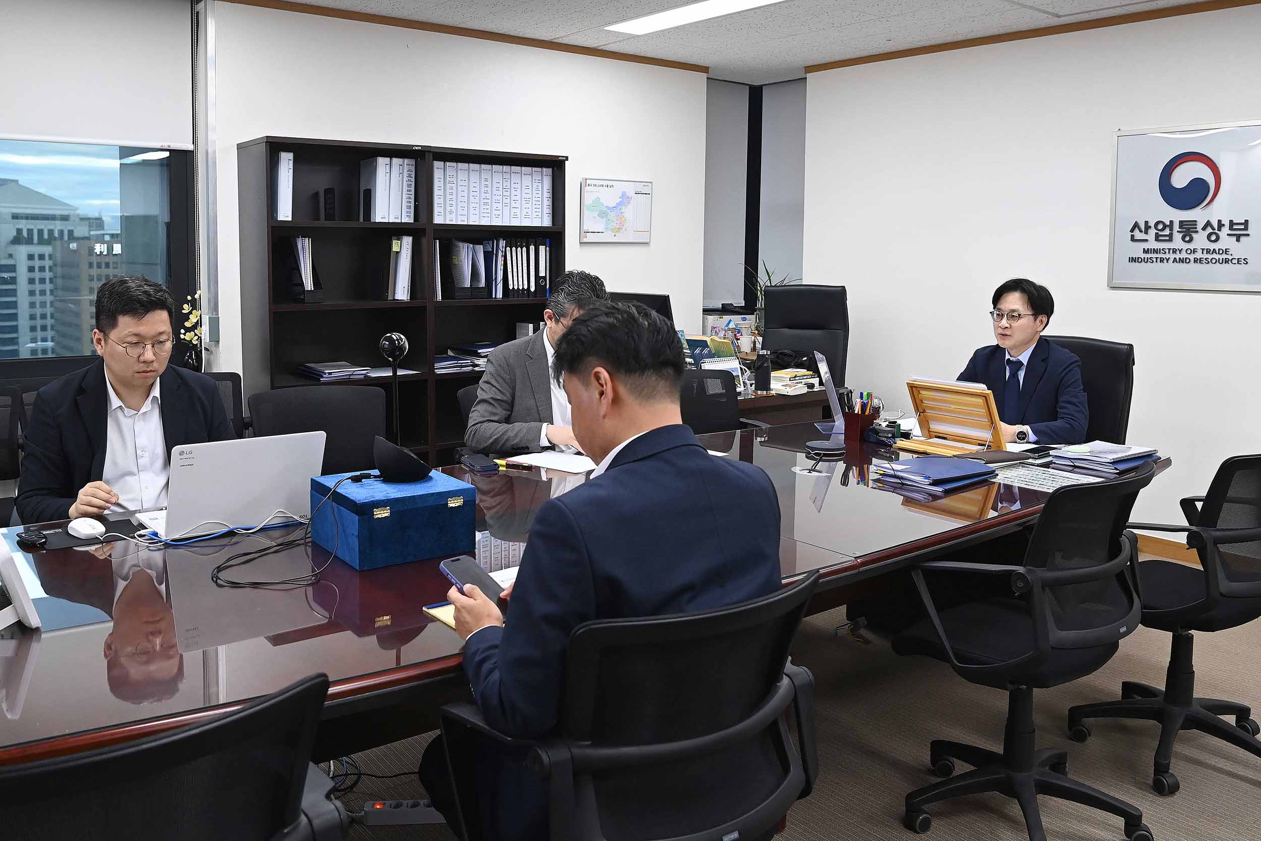 아랍에미리트(UAE) 에너지인프라부 장관 화상회의 1
