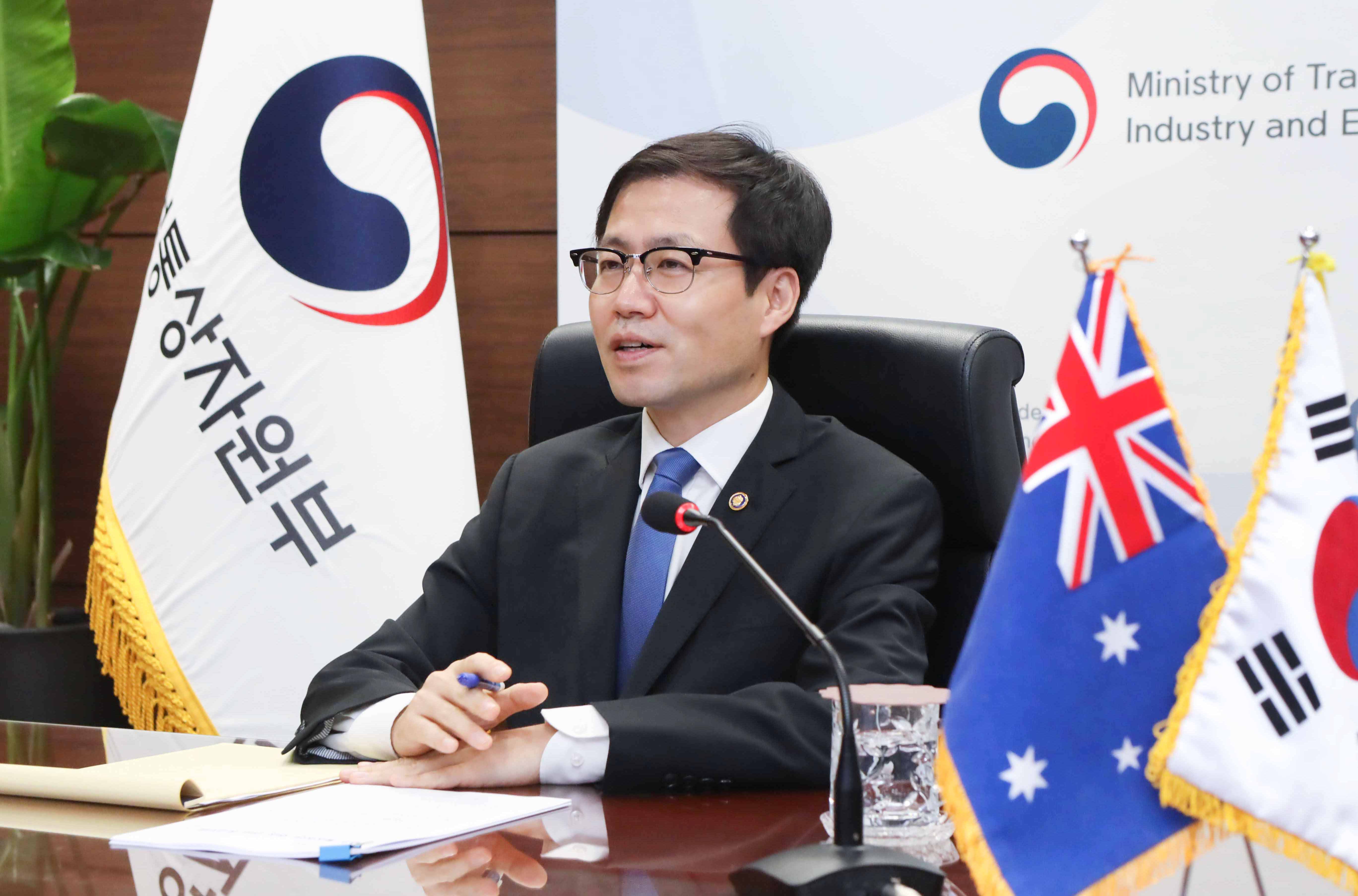 호주 통상장관 화상면담 3