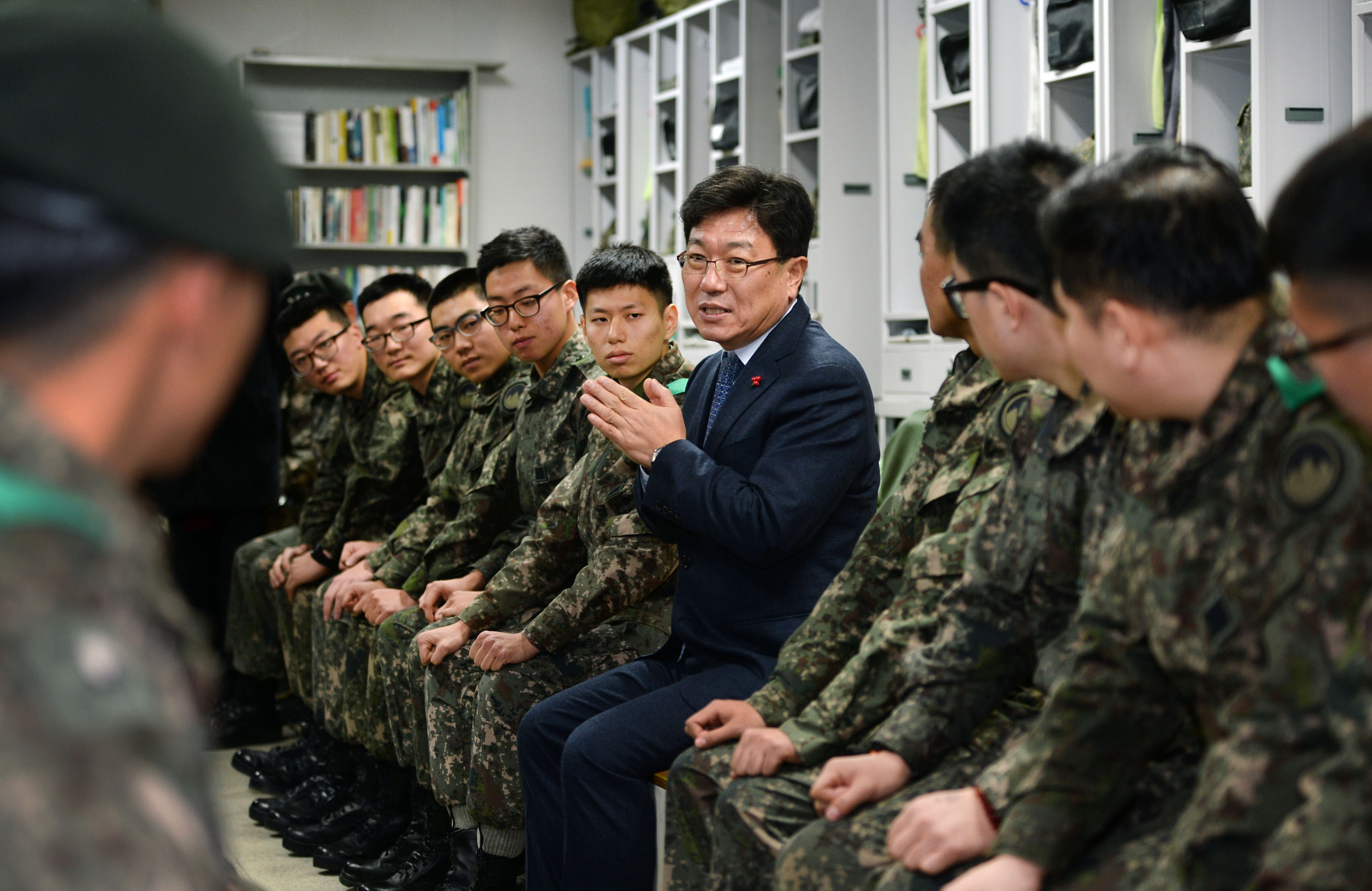 국군장병 위문 전방부대 시찰 2