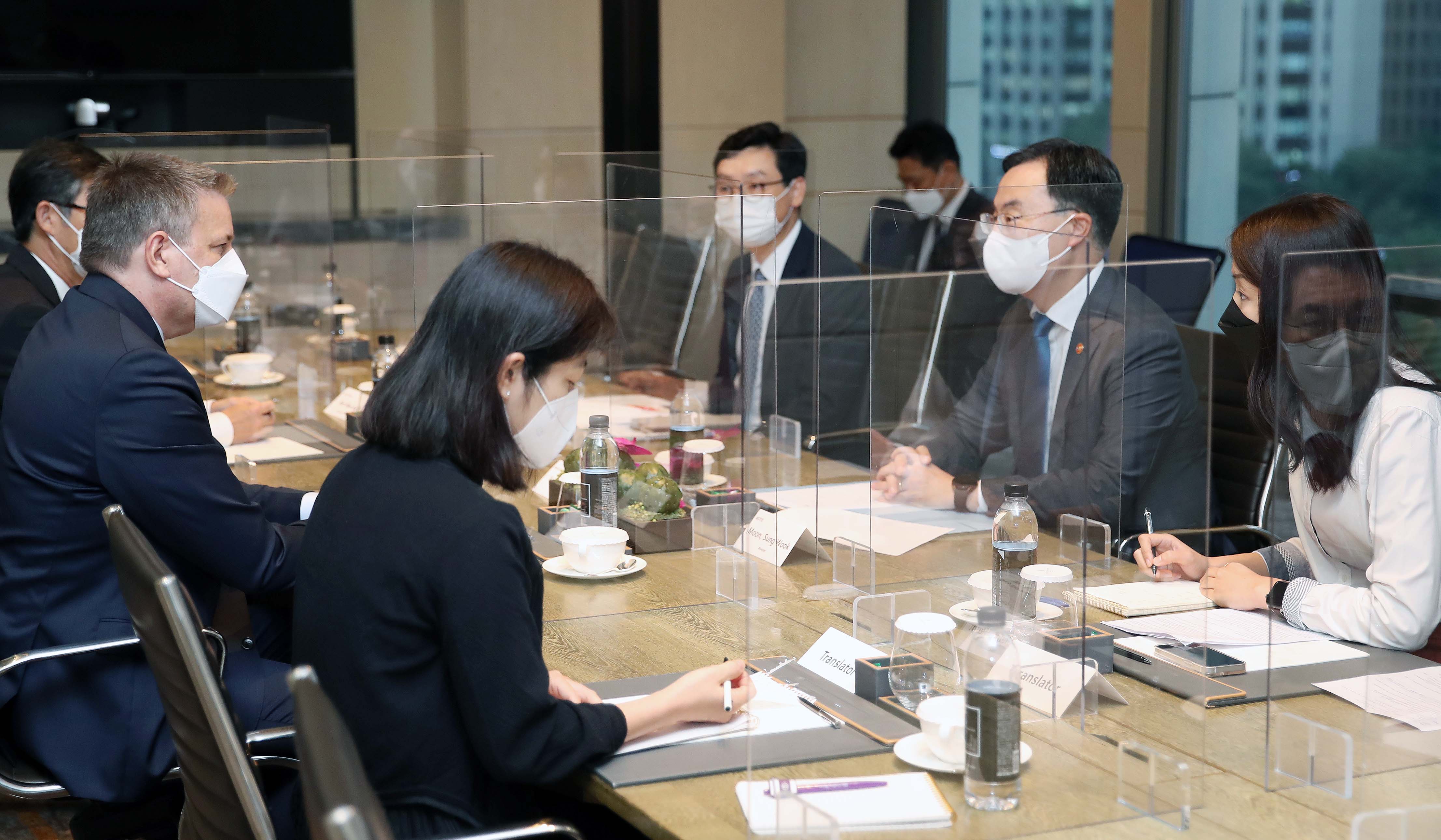 머크 일렉트로닉스社 대표 면담 4