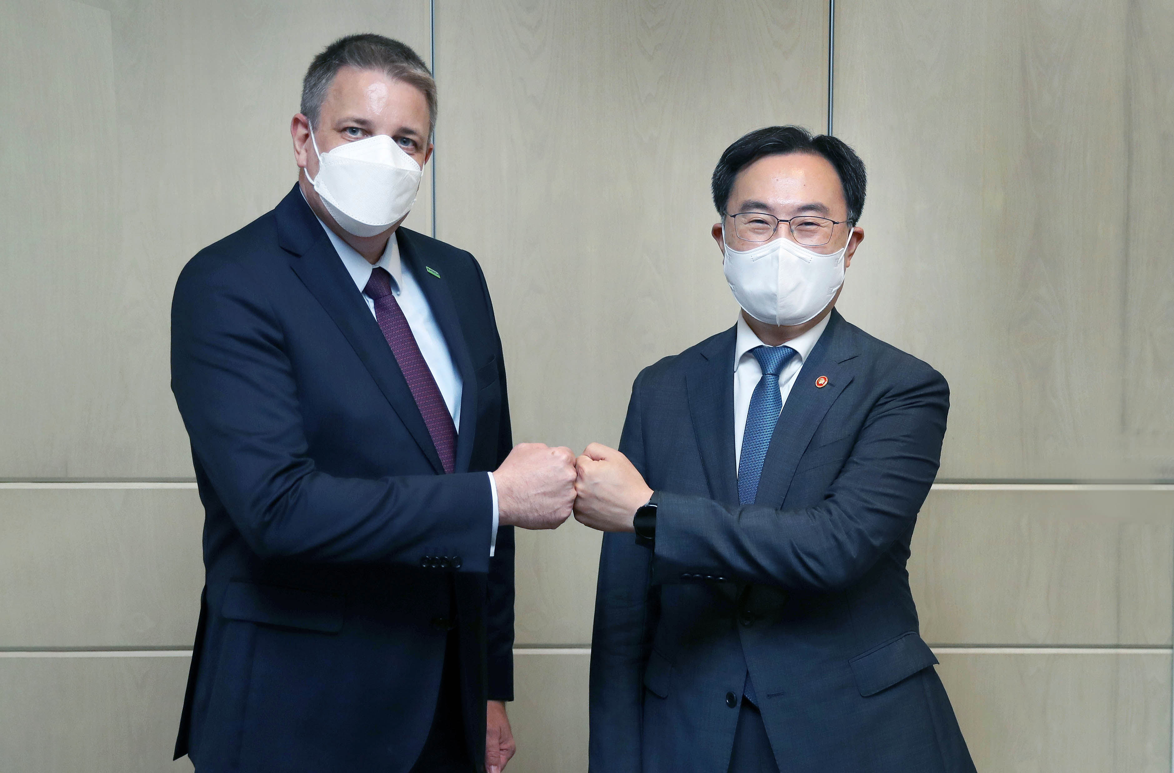머크 일렉트로닉스社 대표 면담 2