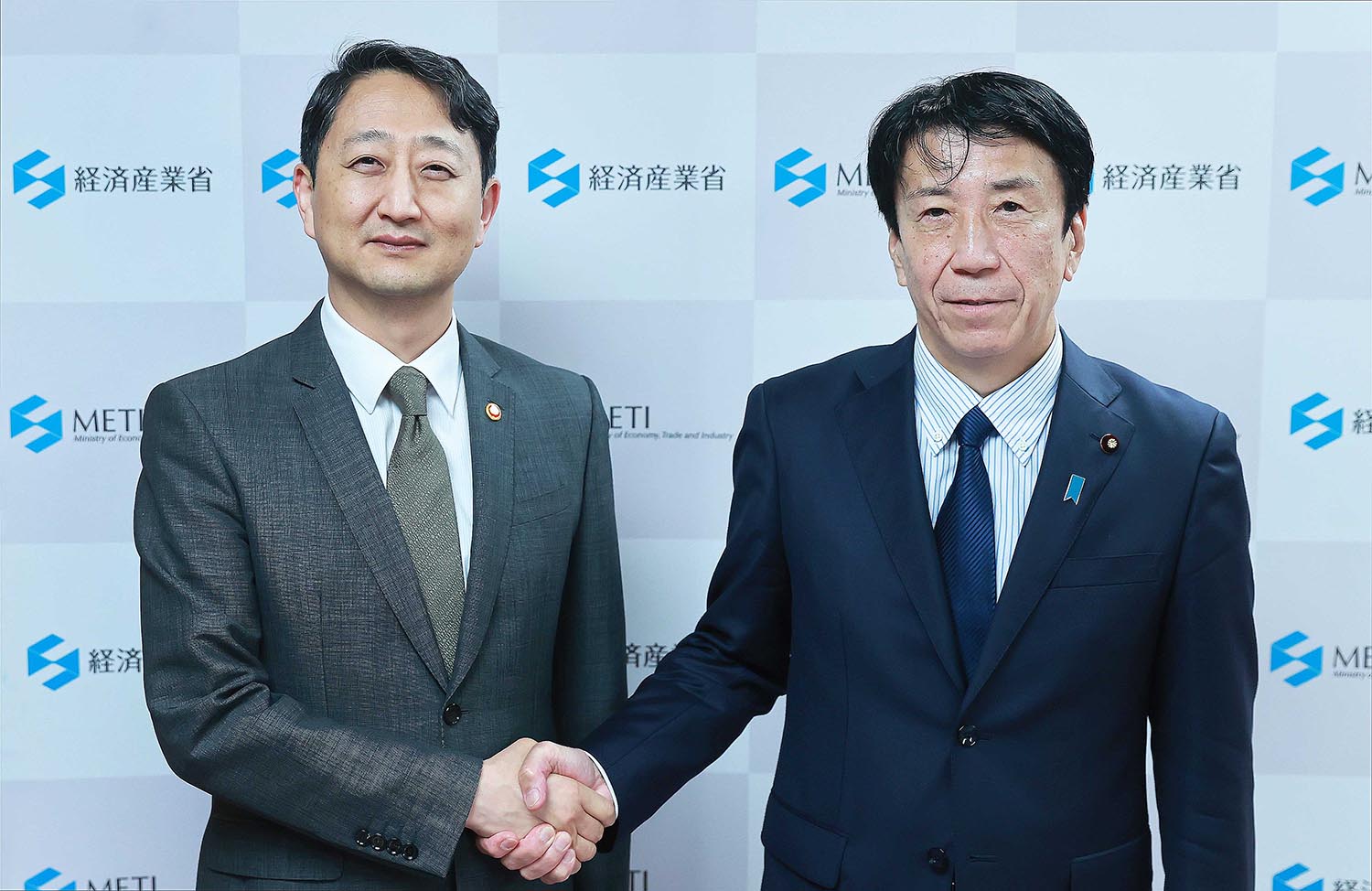 일본 경제산업성 대신 면담 1
