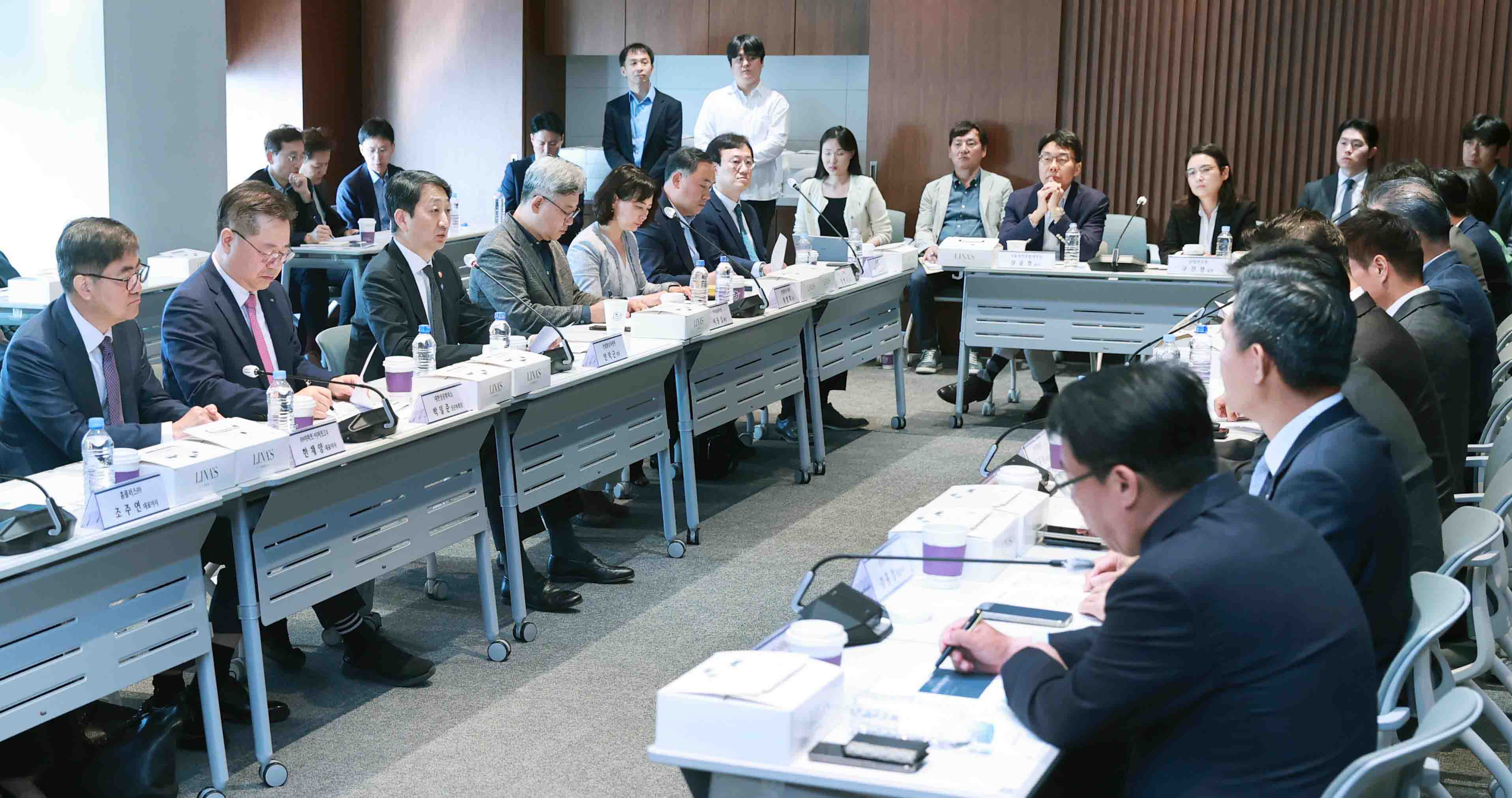 제1차 유통산업 미래포럼 간담회 6