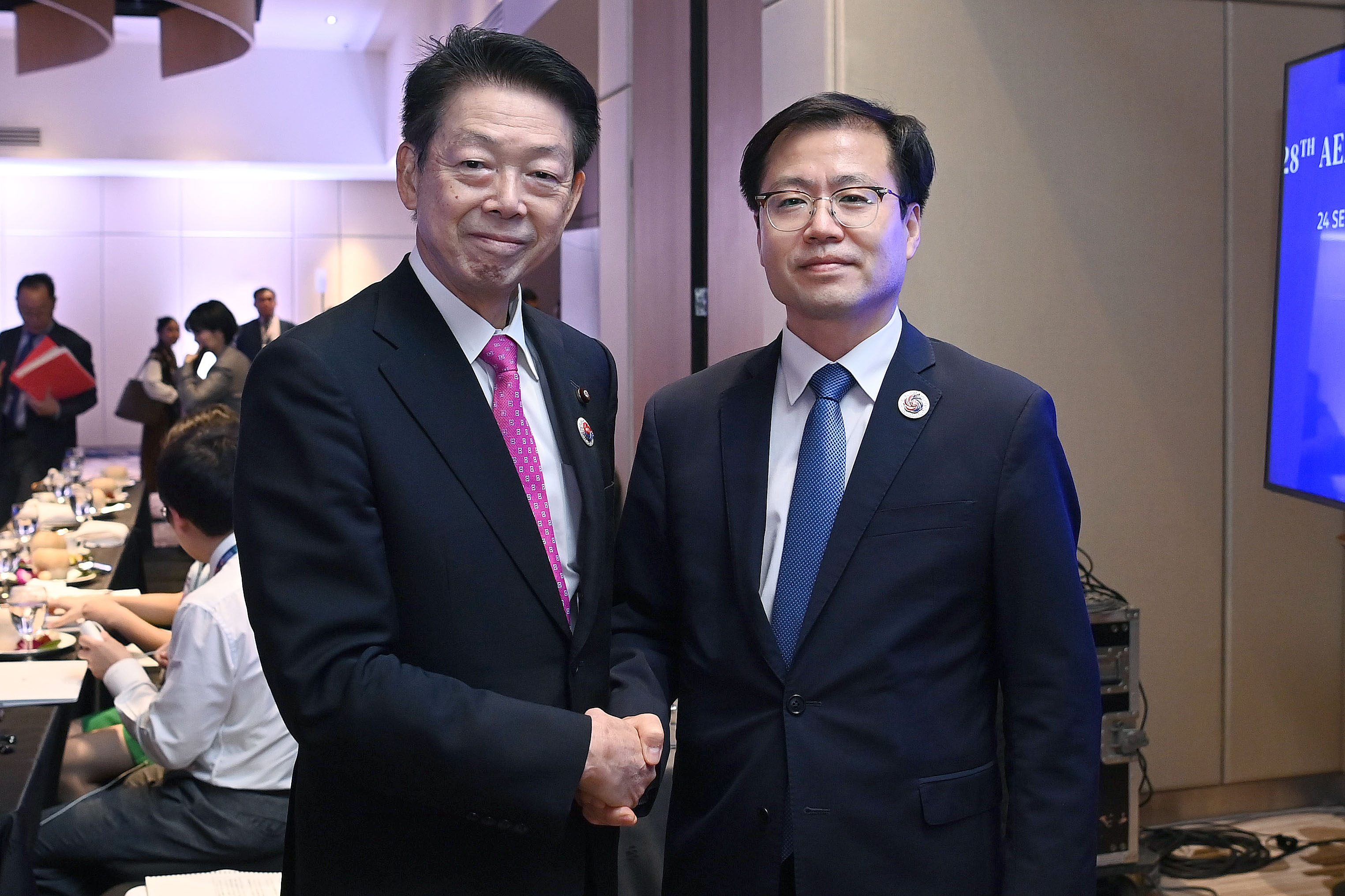 일본 경제산업성 대신(장관급) 면담 1