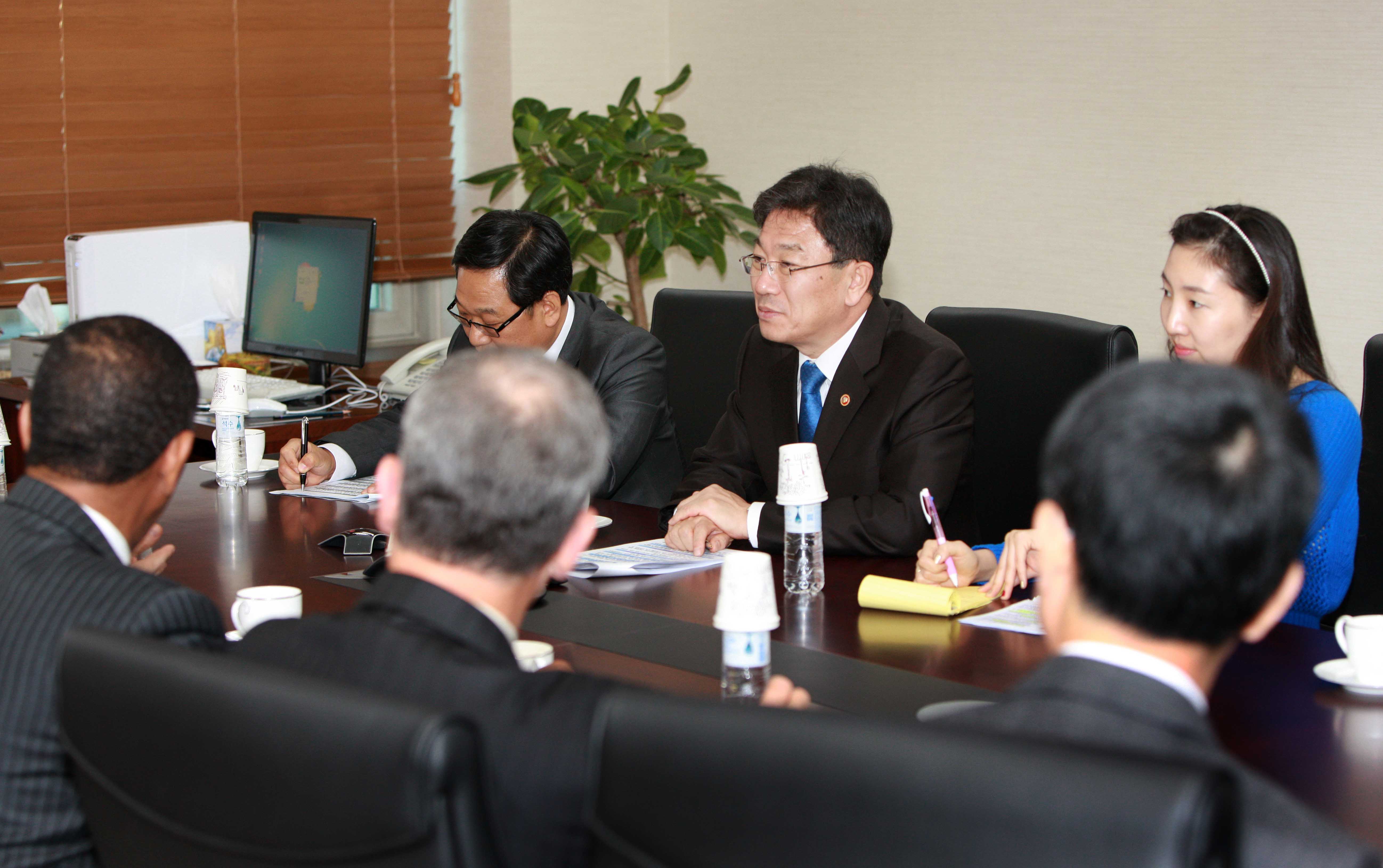미국 코닝社 회장 면담  3