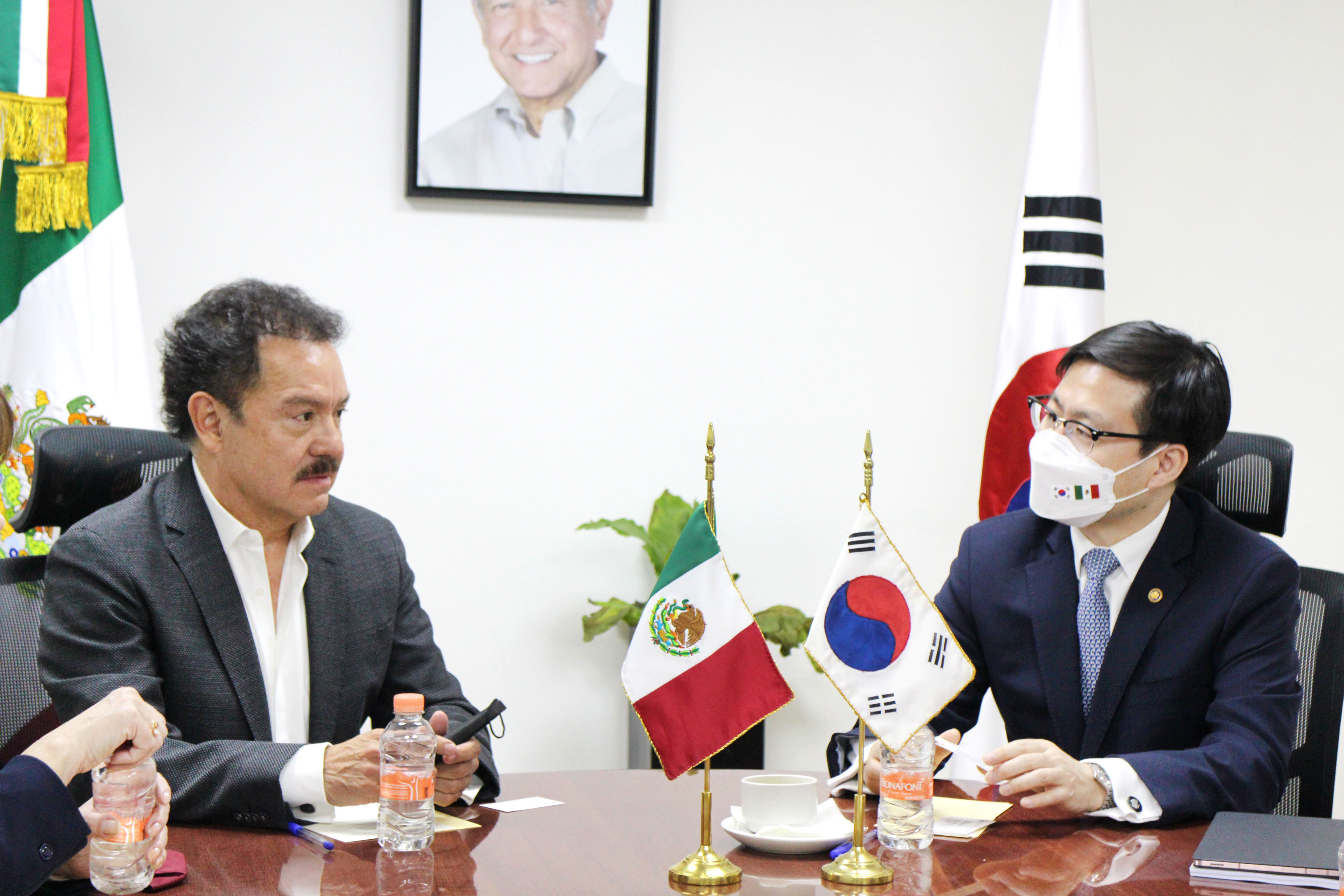 멕시코 하원 여당 원내대표 면담 3