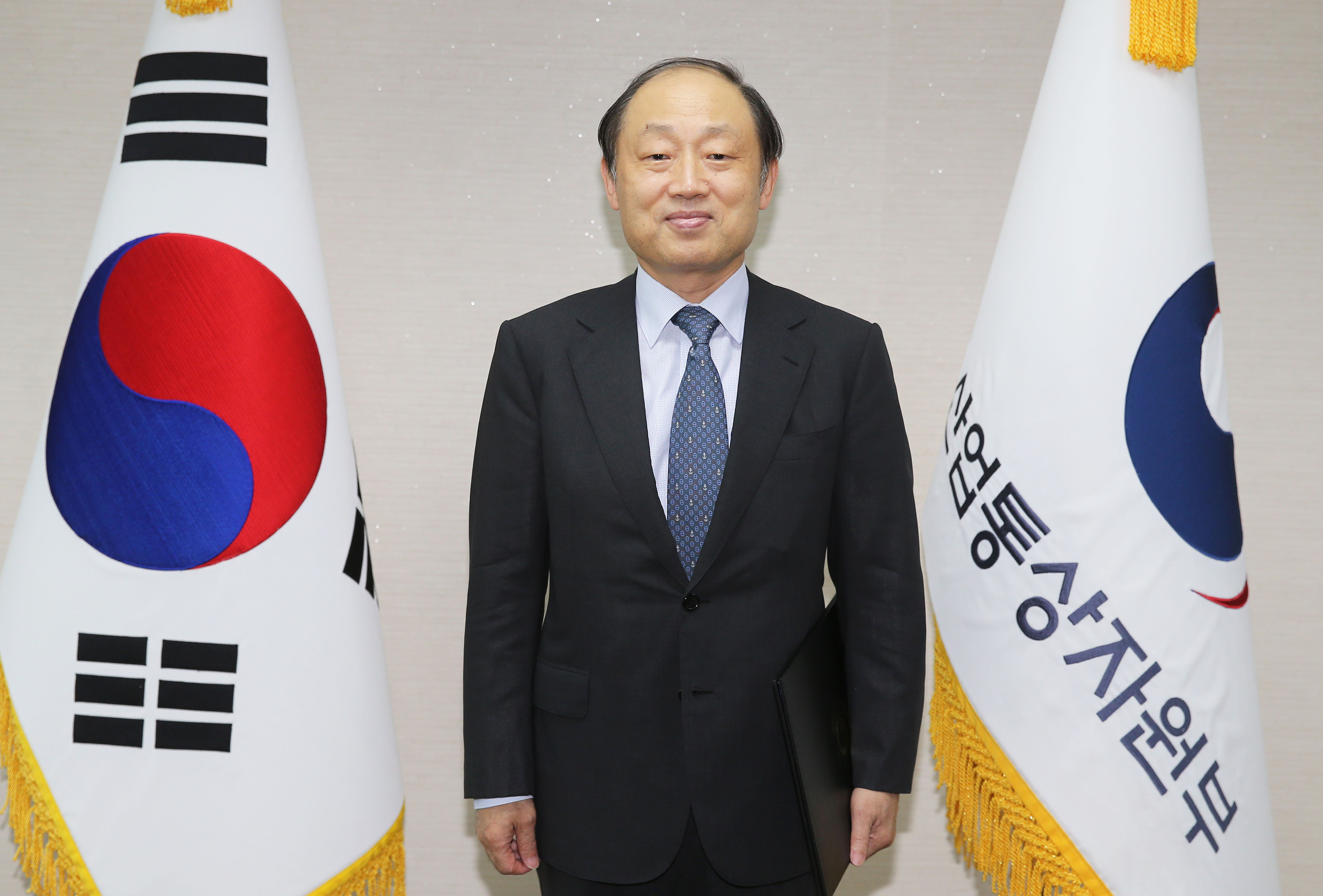 무역위원회 위원장 위촉장 전수 5