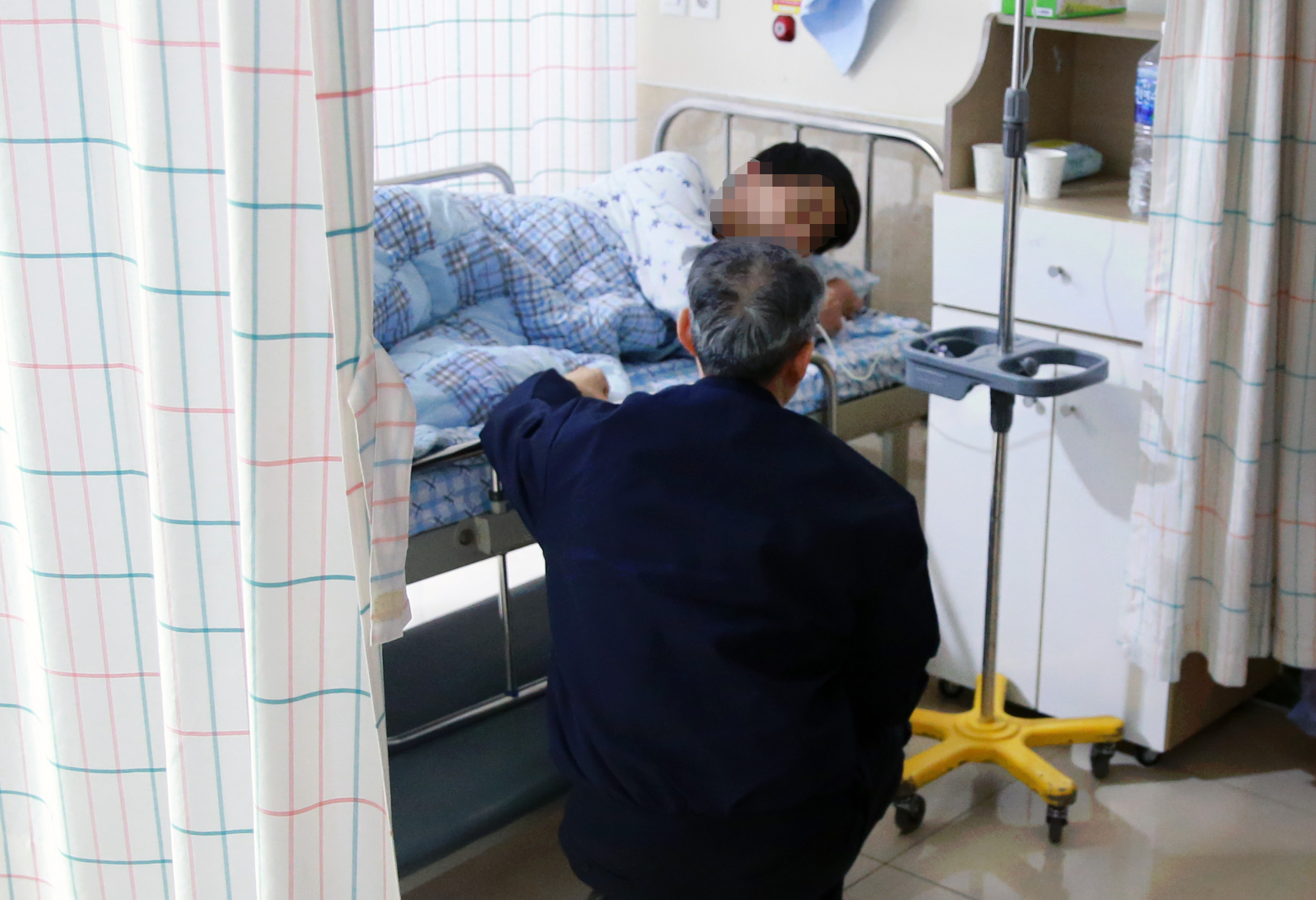 정선 철광산 사고 부상자 및 희생자 위로 방문 1