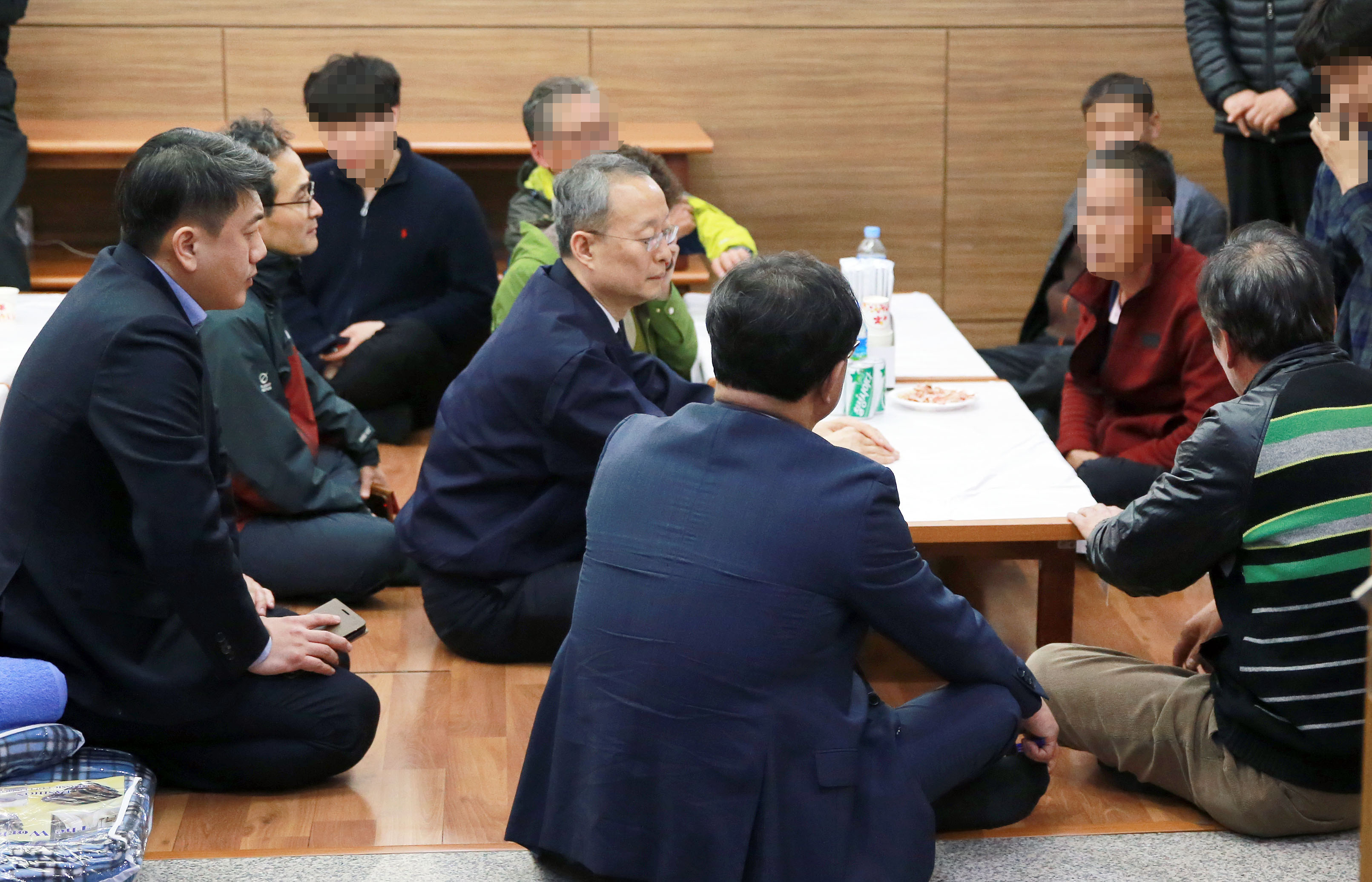 정선 철광산 사고 부상자 및 희생자 위로 방문 5