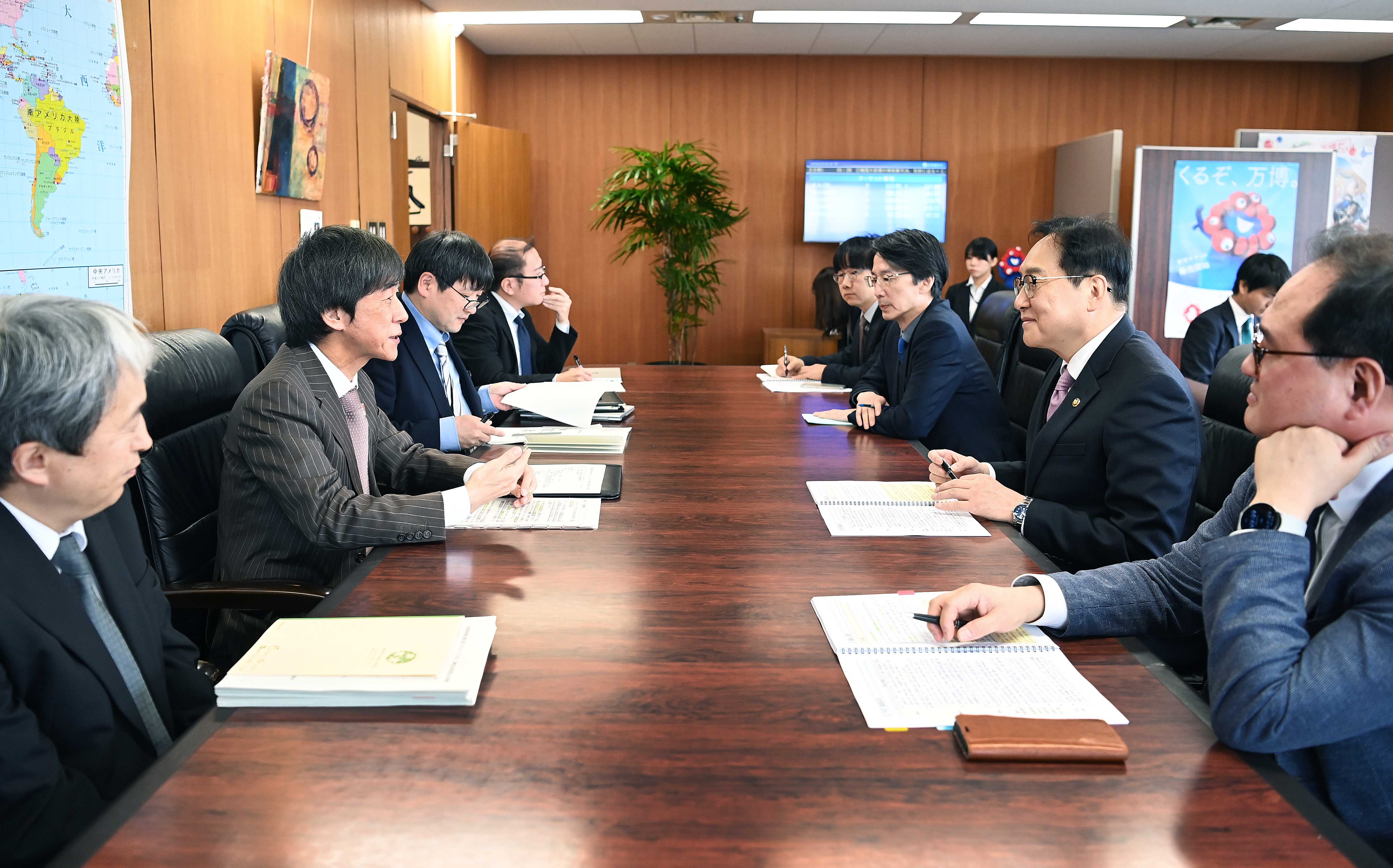 일본 경제산업성 통상차관 면담 2