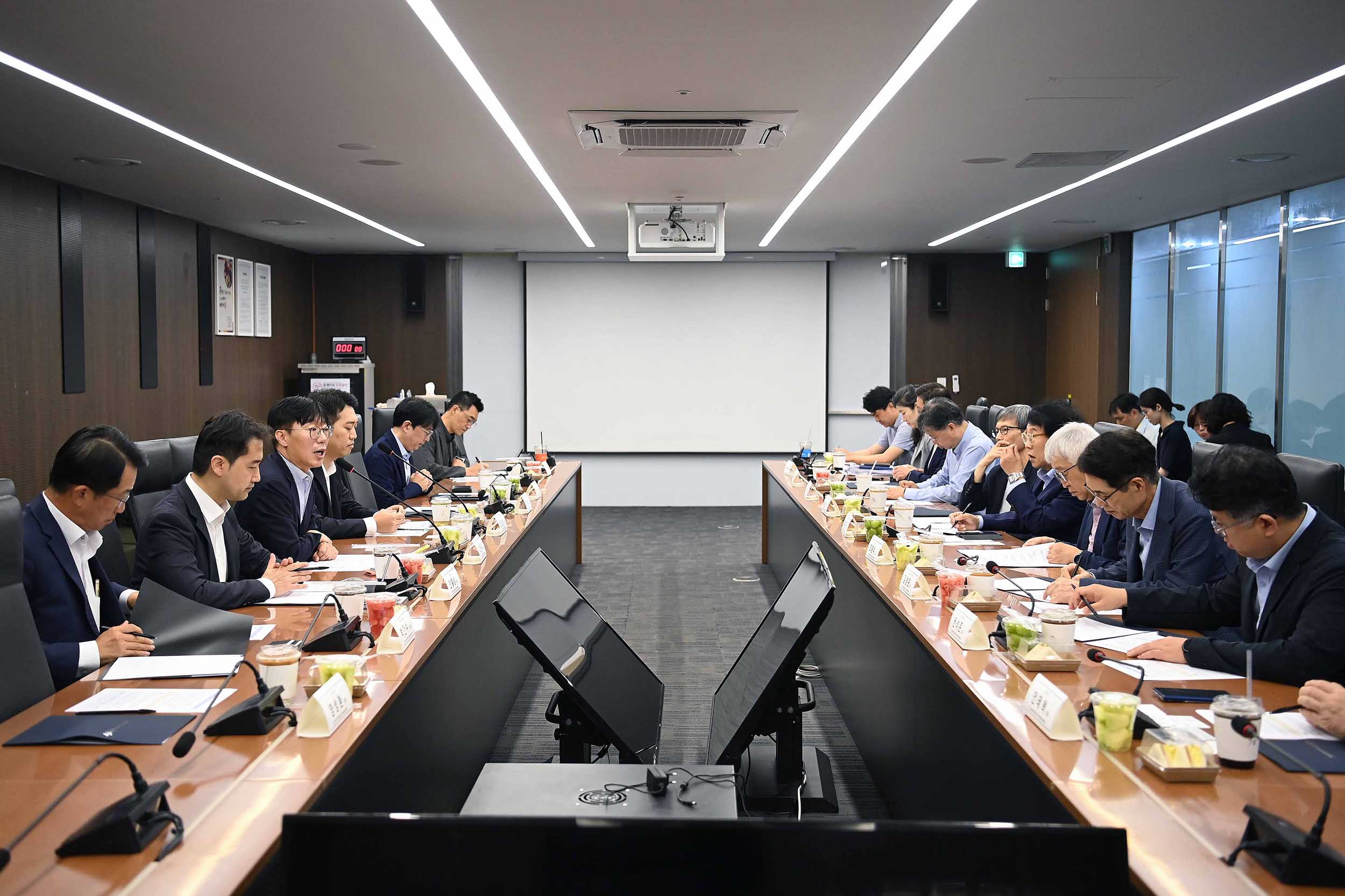 반도체산업 경쟁력 강화 기본계획 수립을 위한 착수회의 3