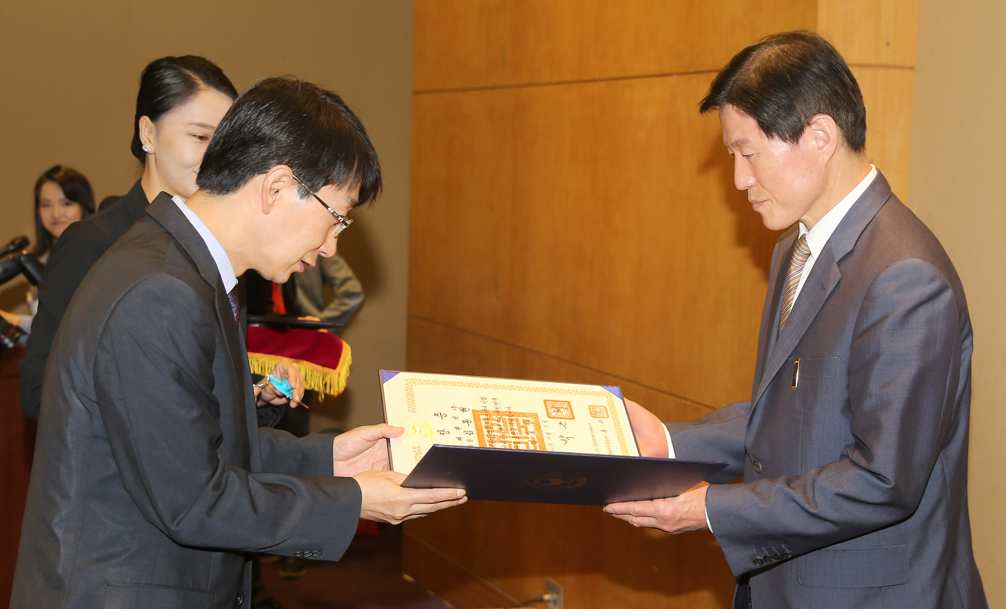 전기기기 및 전지산업분야 포상식 3