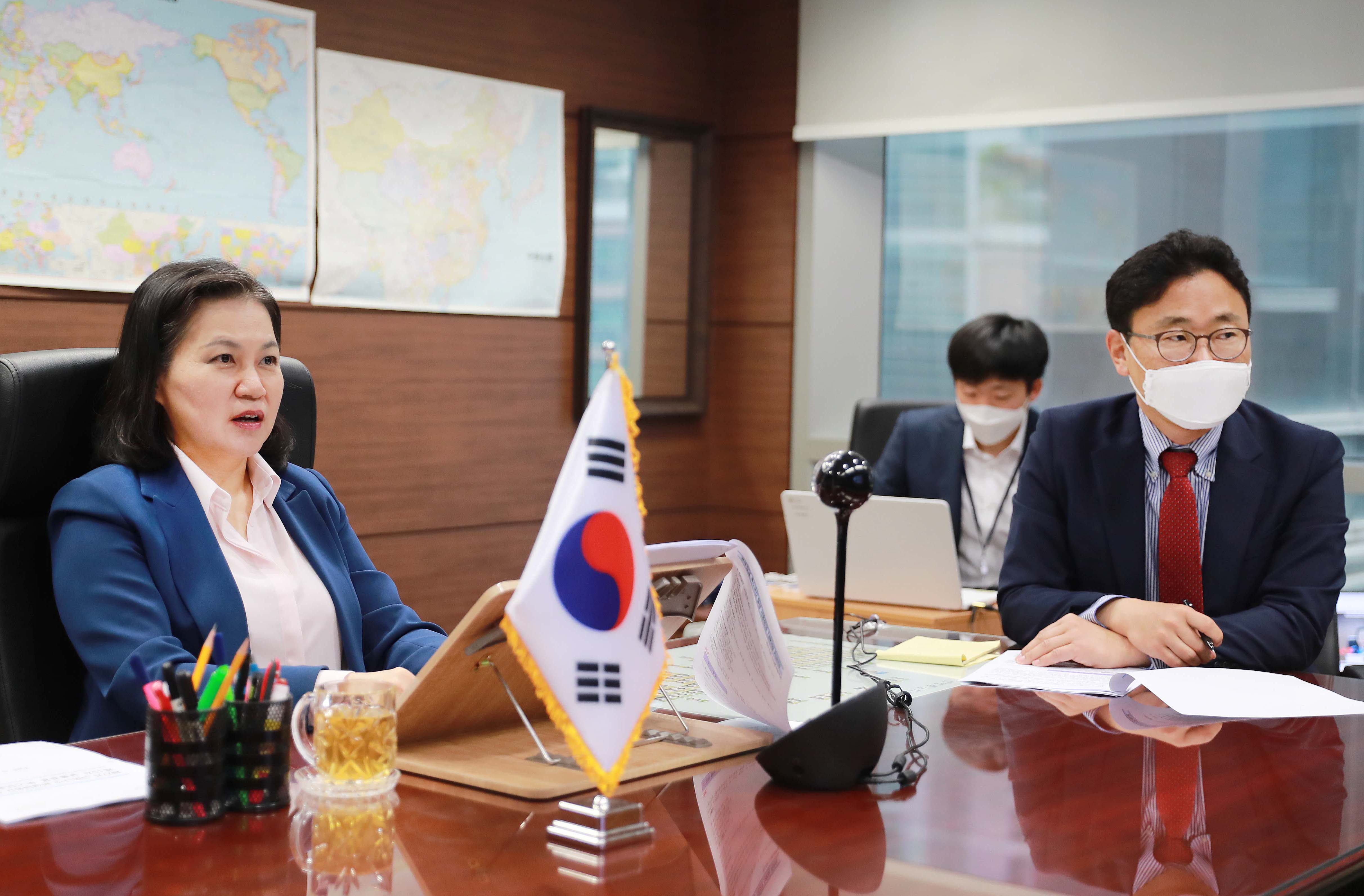 코로나19 관련 5개국 화상 통상장관회의 4