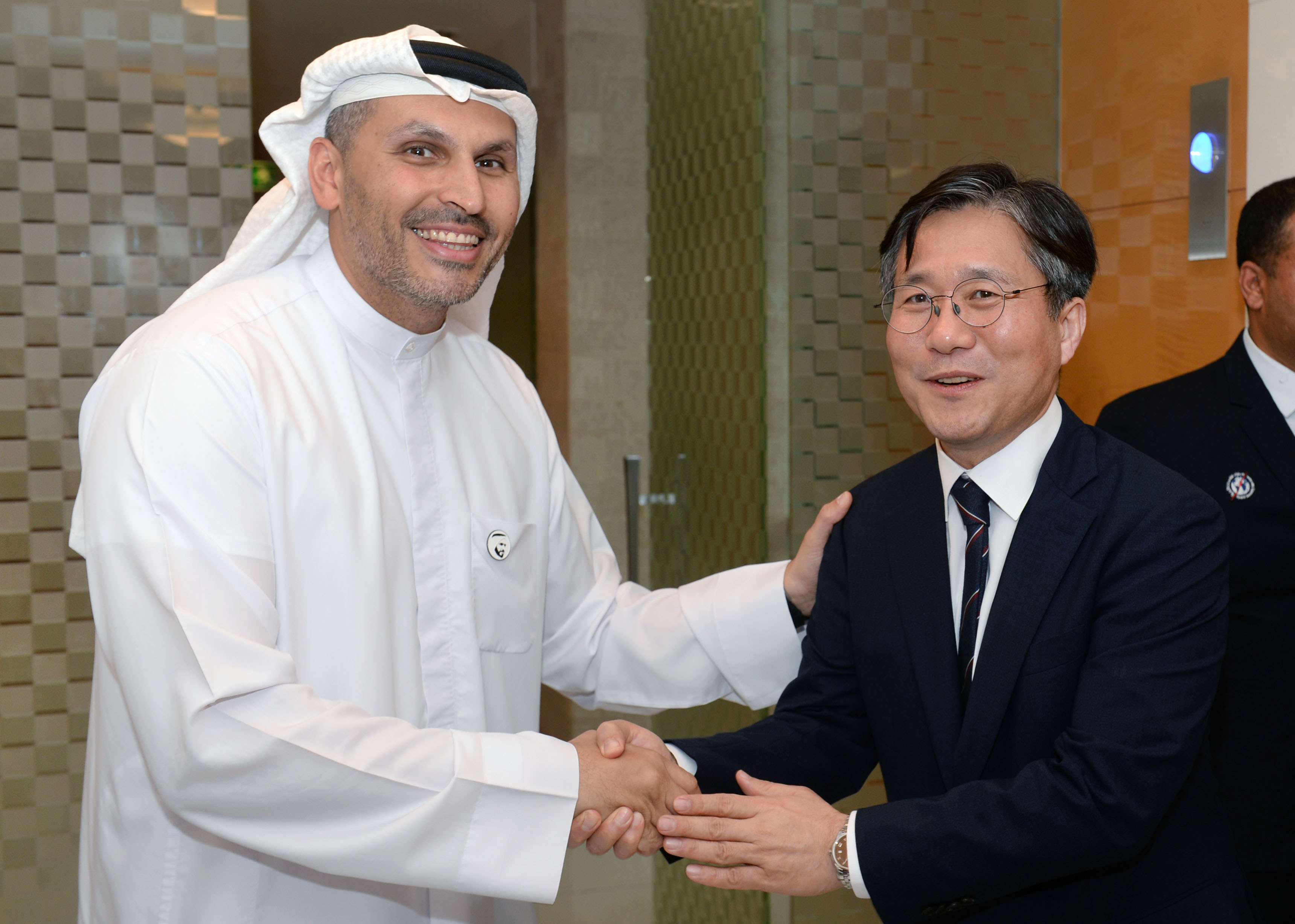 칼둔 UAE 아부다비행정청 장관 예방 1