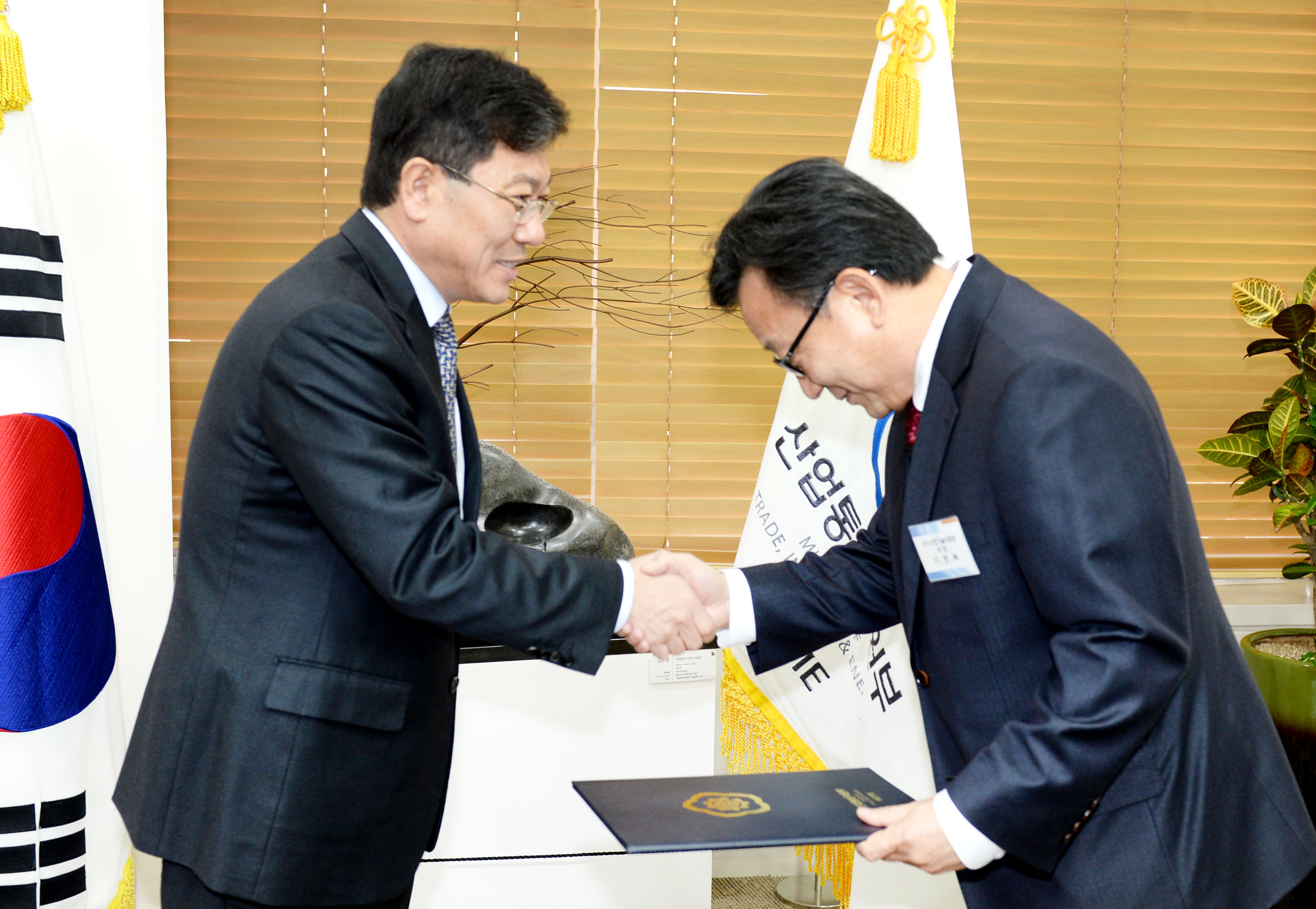한국산업기술시험원 원장 임명장 수여식 3