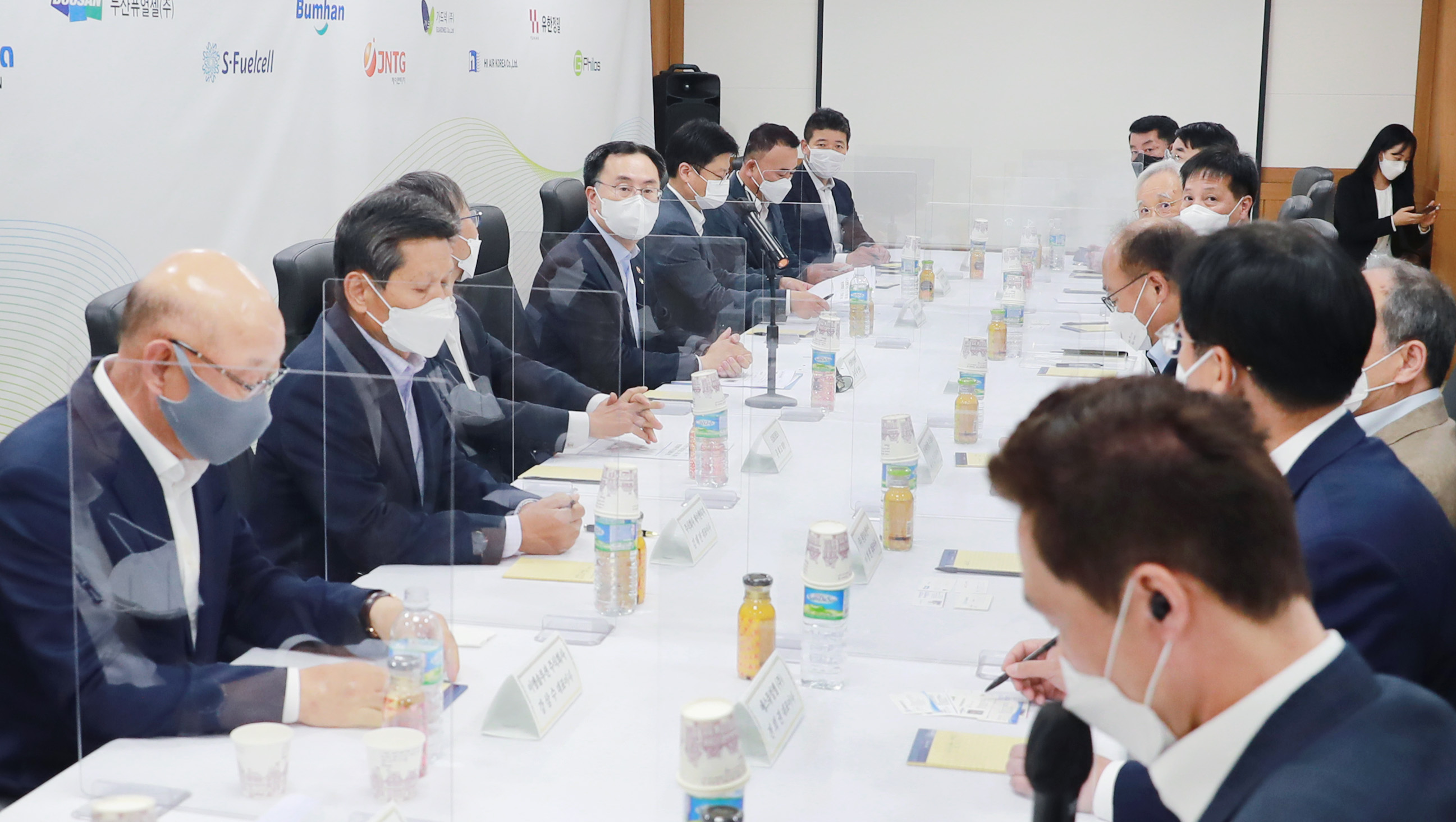 수소전문기업 지정 기업 대표와의 간담회 4