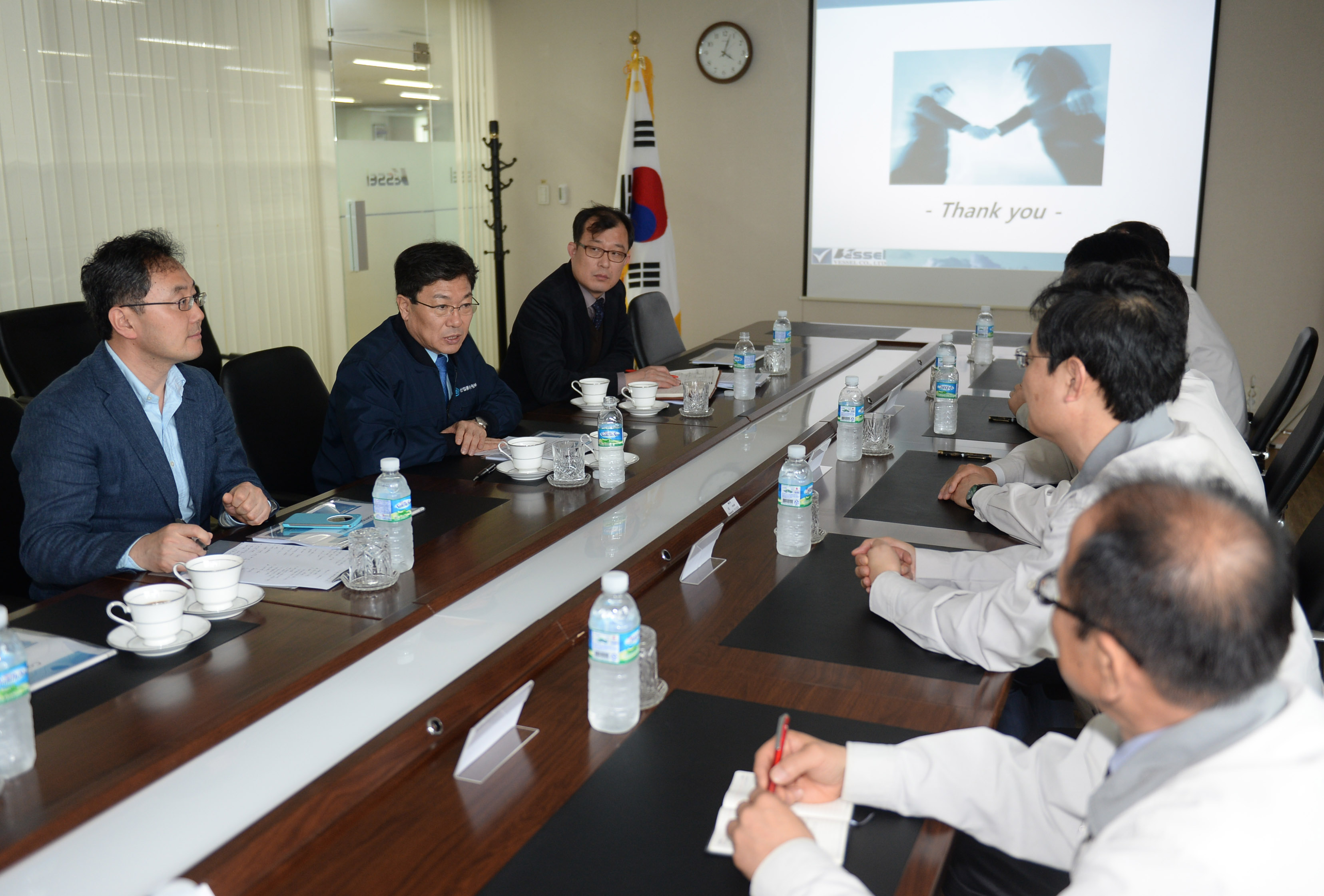 평판디스플레이 생산장비 수출 중소기업인 (주)베셀 현장방문 4