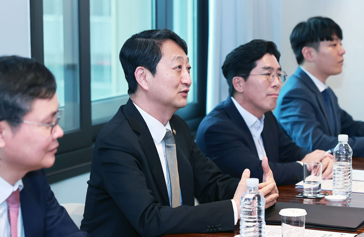 토드 영 미국 상원의원 면담 3