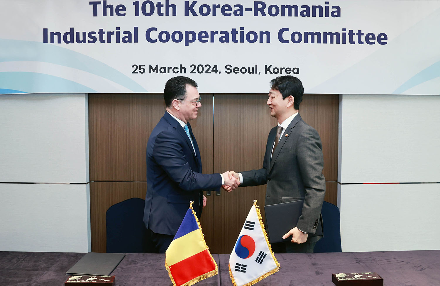 제10차 한-루마니아 산업협력위원회 합의의사록 서명식 3