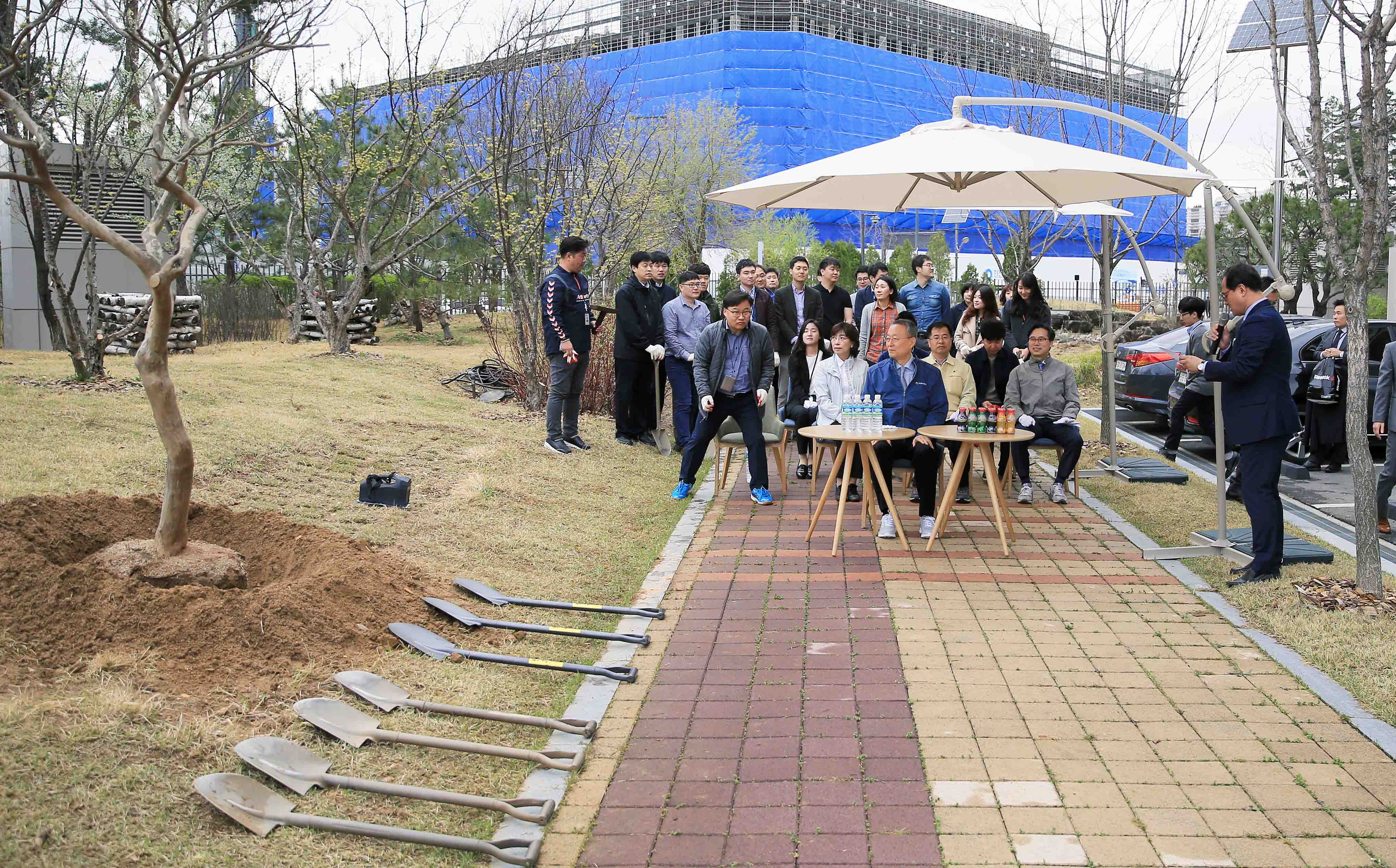 제73회 식목일 나무심기 행사 3