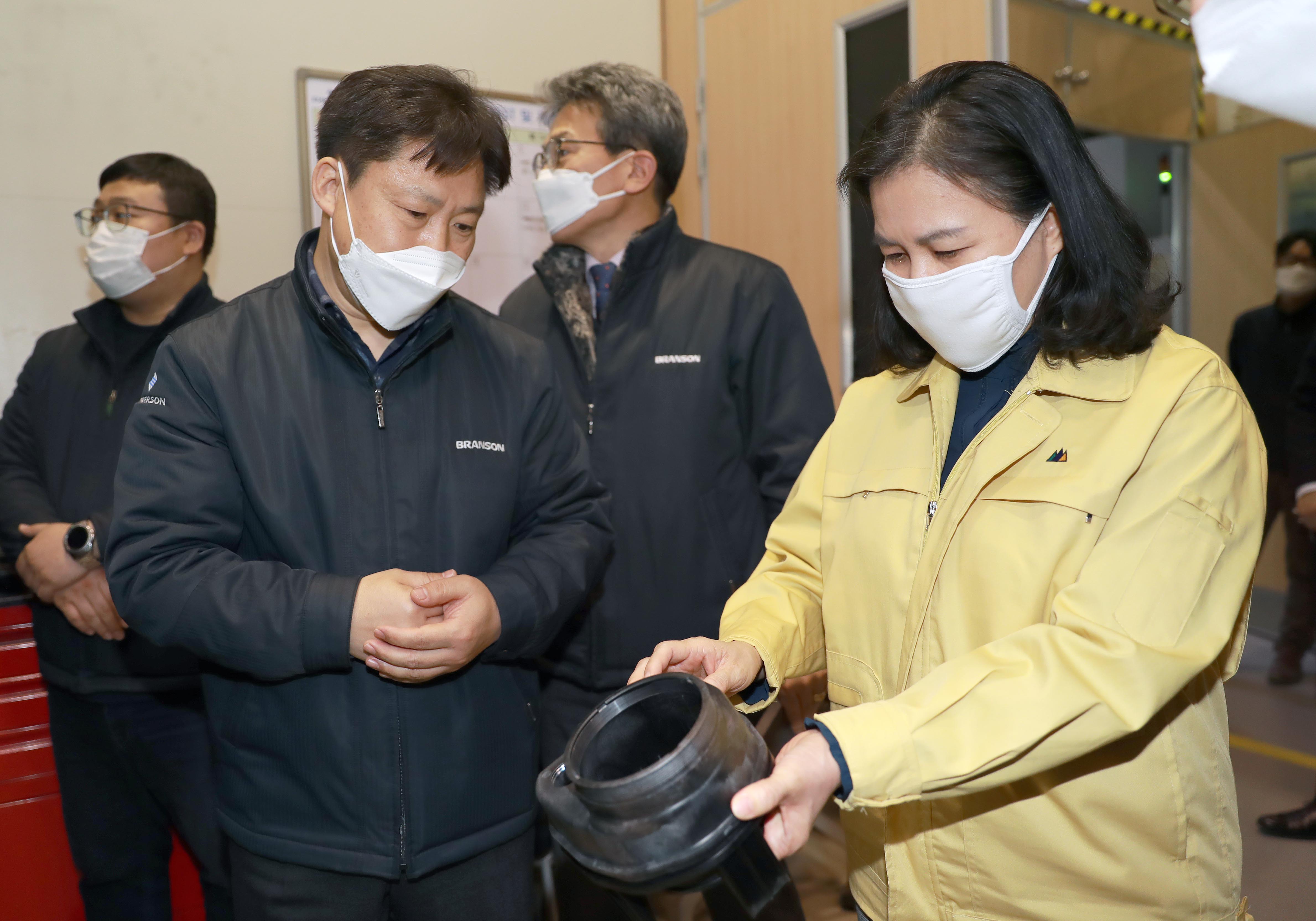 마스크 생산 핵심설비 공급업체인 한국브렌슨 현장방문 3