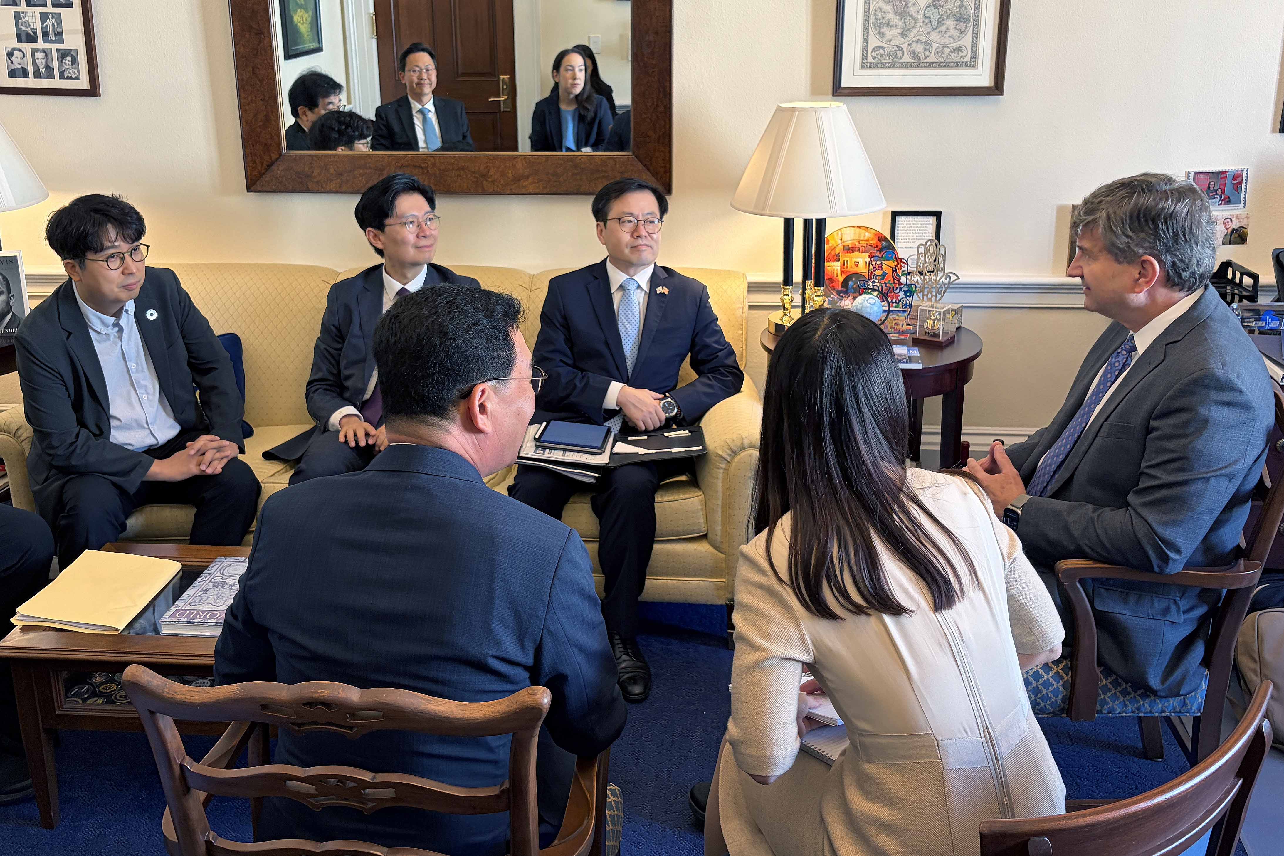 브래드 슈나이더 미국 하원의원 면담 1