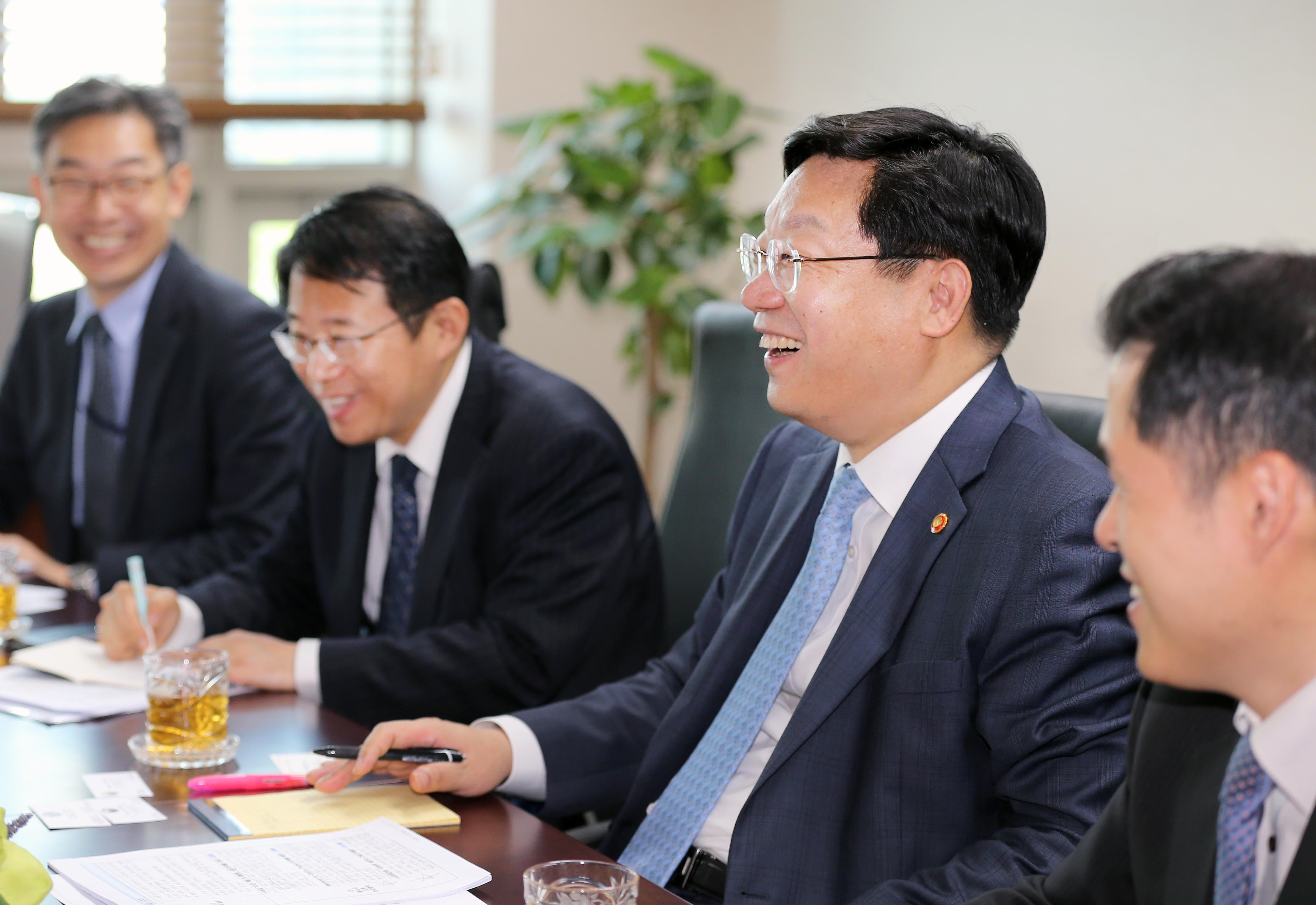 우즈벡 수석 부총리 면담 2