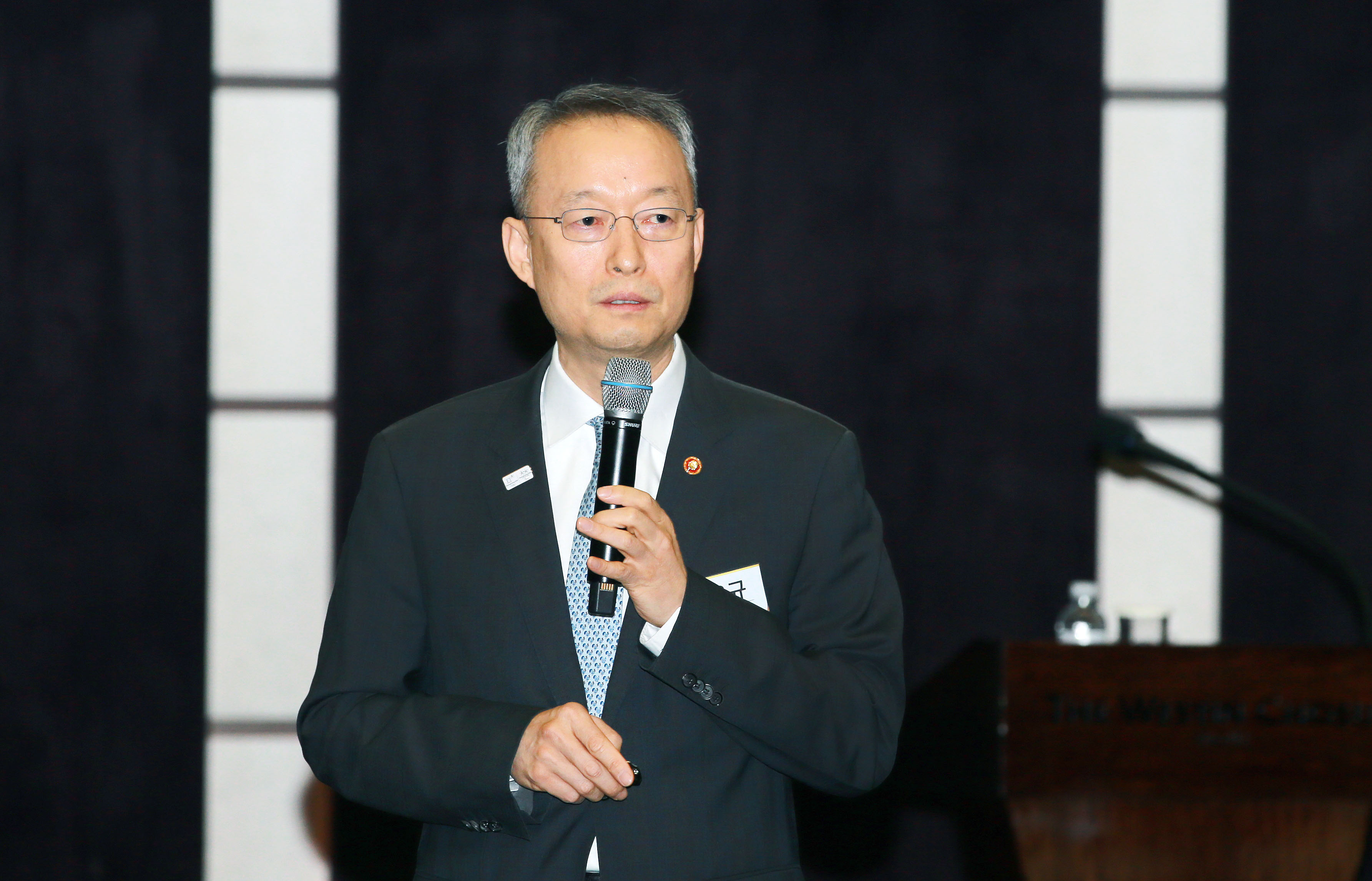 한경 밀레니엄포럼 조찬 강연 4