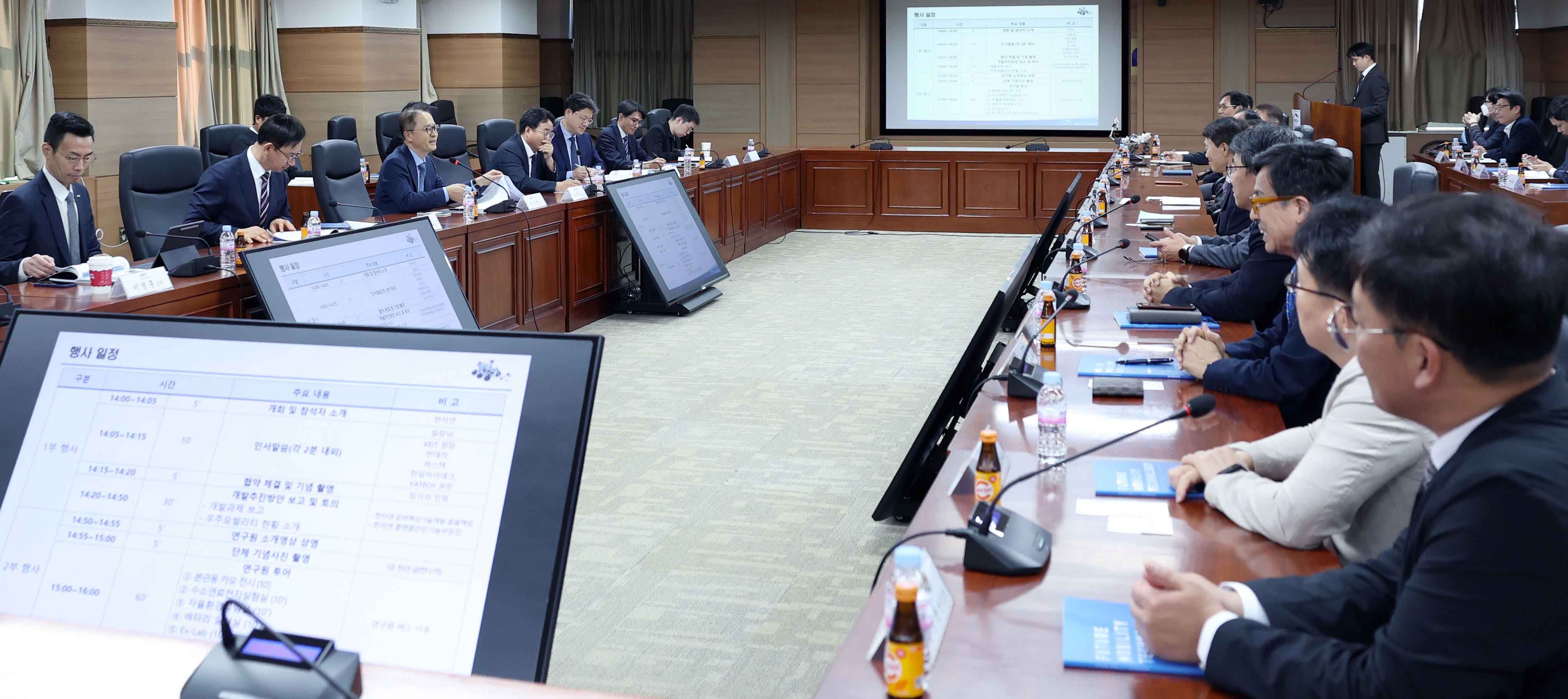 행성 탐사용 로버 구동 부품 국산화 기술 개발 사업 착수 협약식 4