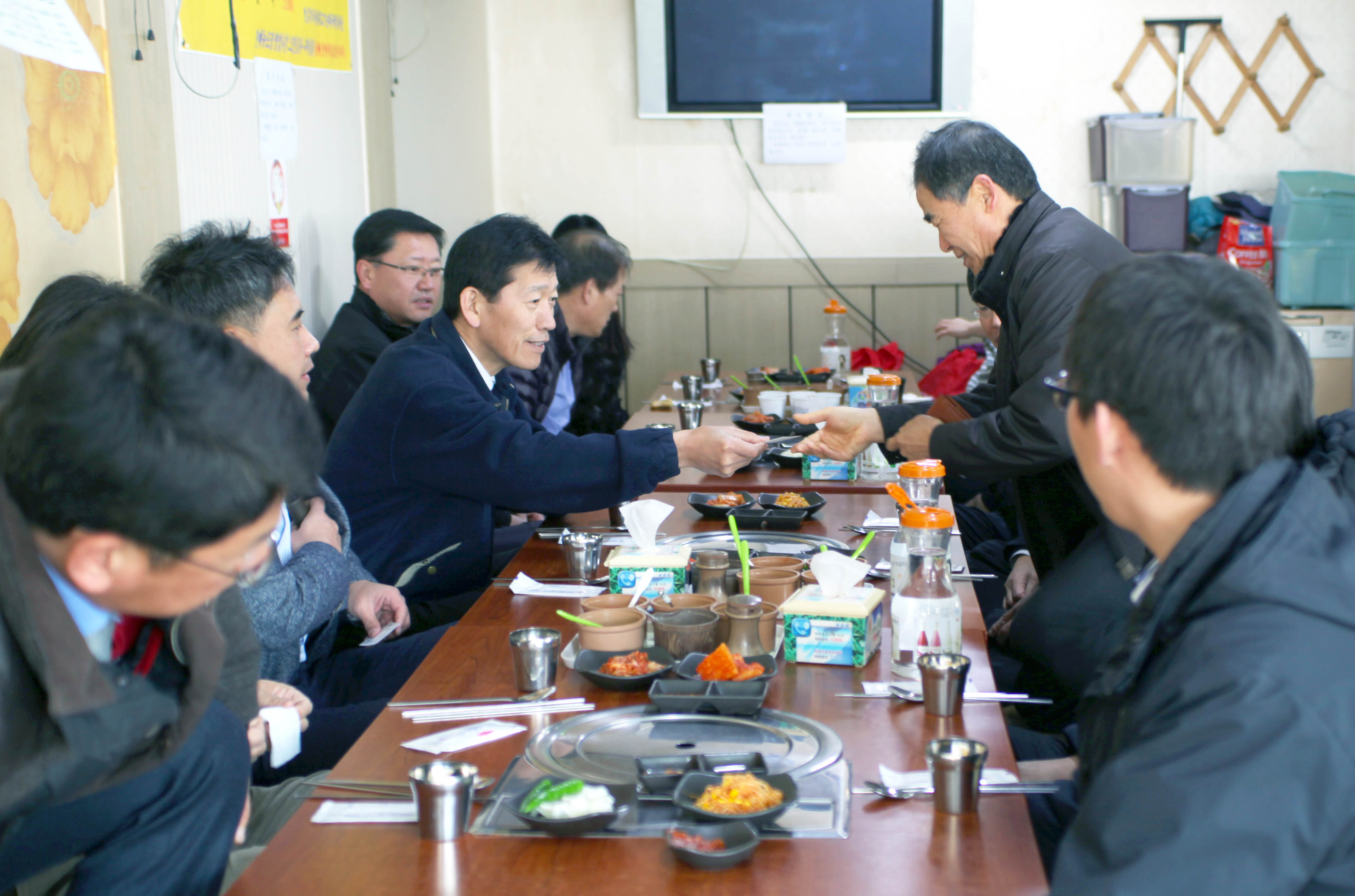 설 명절을 맞아 전통시장인 음성 대소시장 방문 5