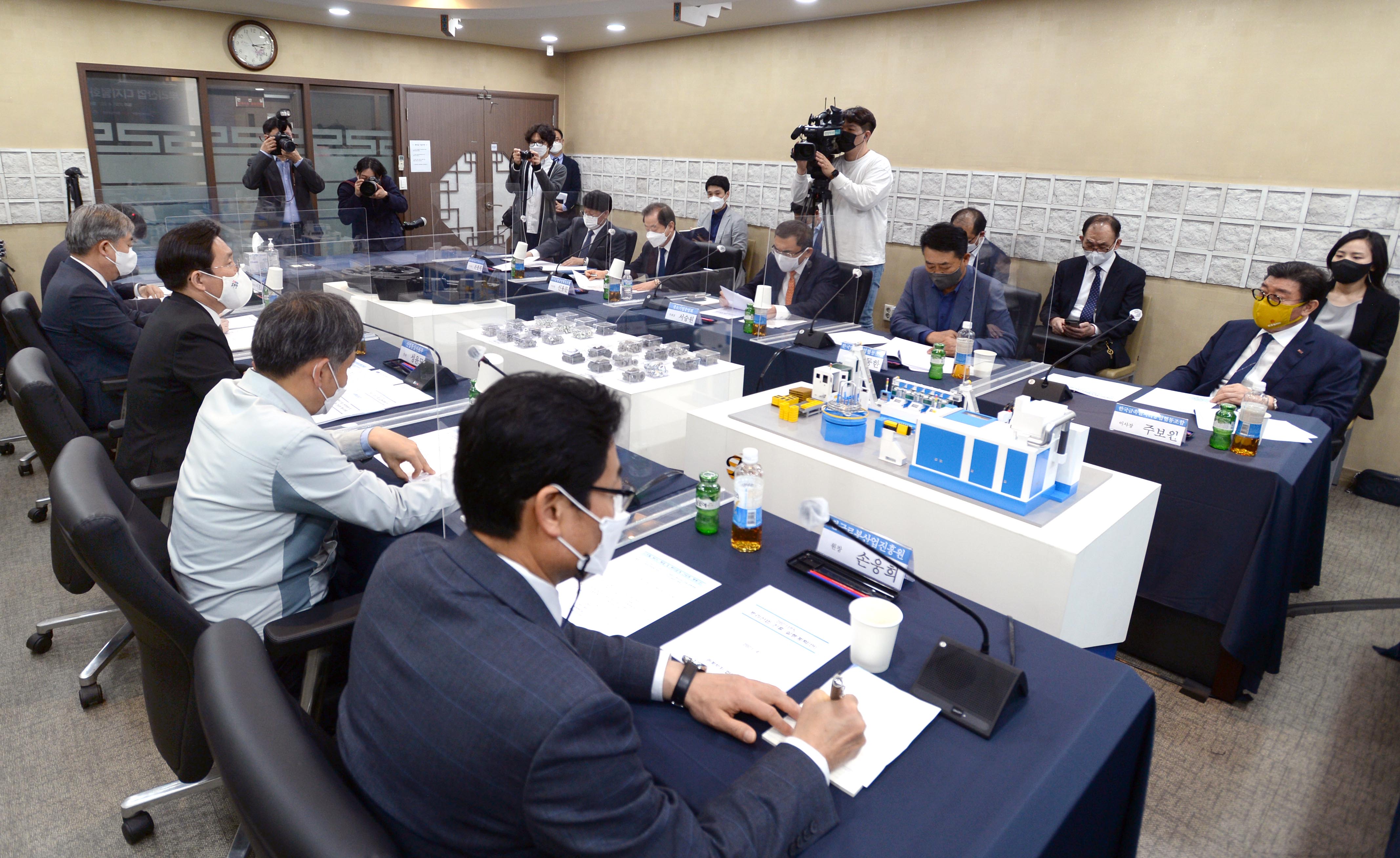뿌리산업 업계 간담회 및 디지털 MOU 체결식 6