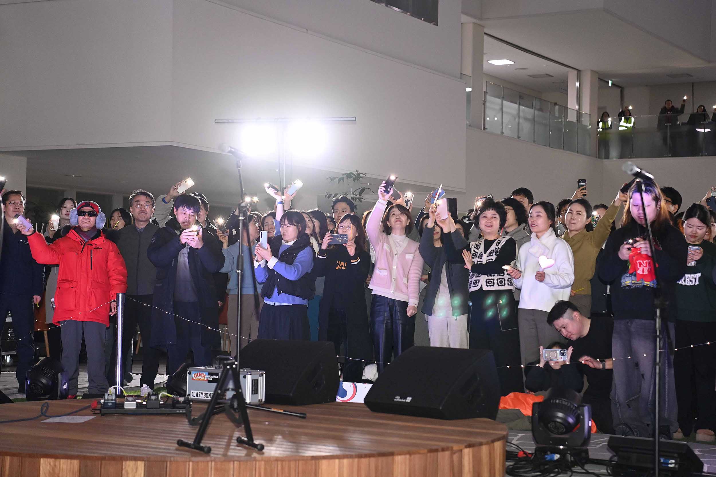 산업부 퇴근길 버스킹 공연 개최 3