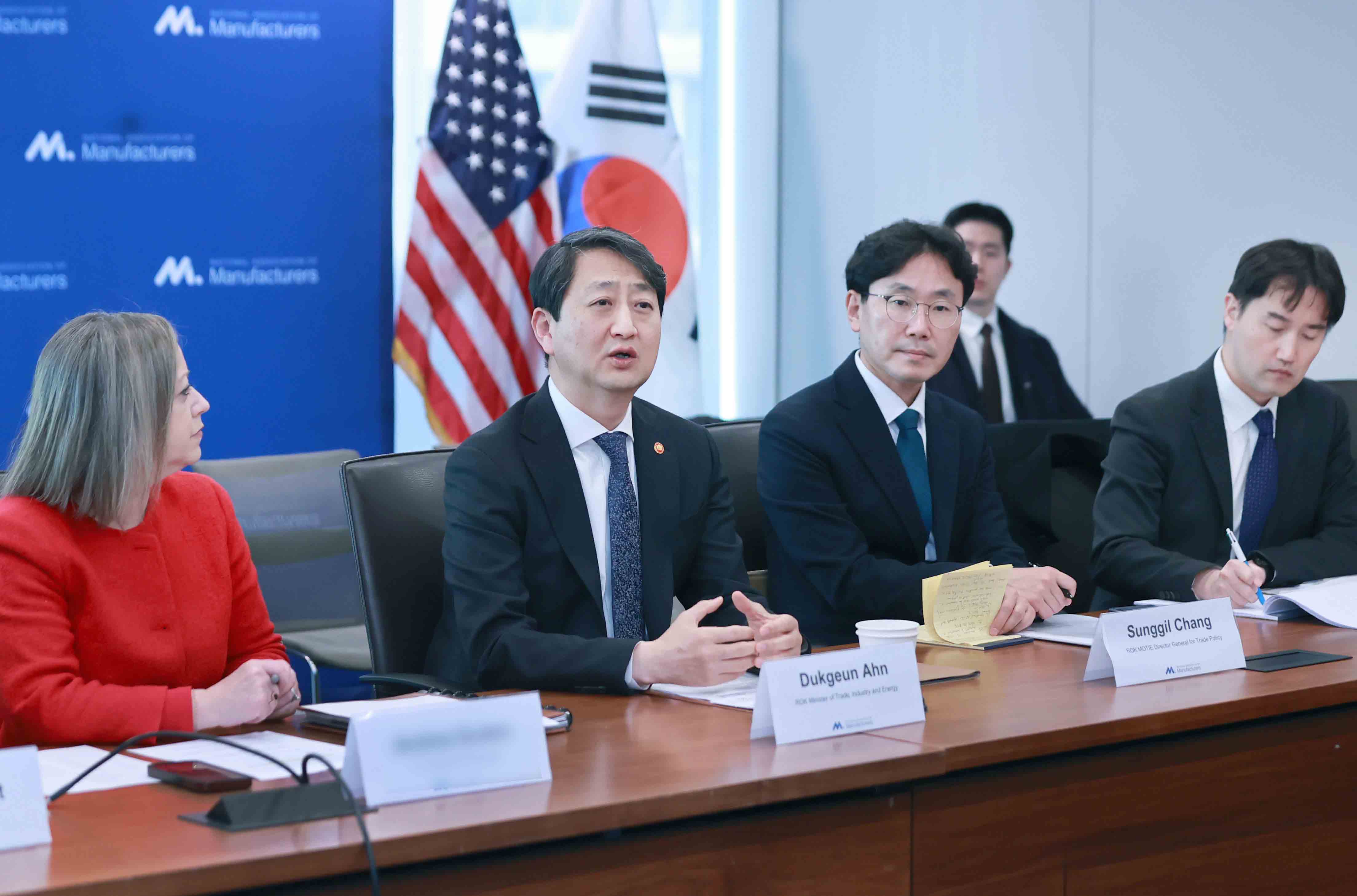 전미제조자협회(NAM) 라운드테이블 회의 2