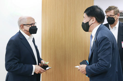 SEMI(국제반도체장비재료협회) 회장 면담 1