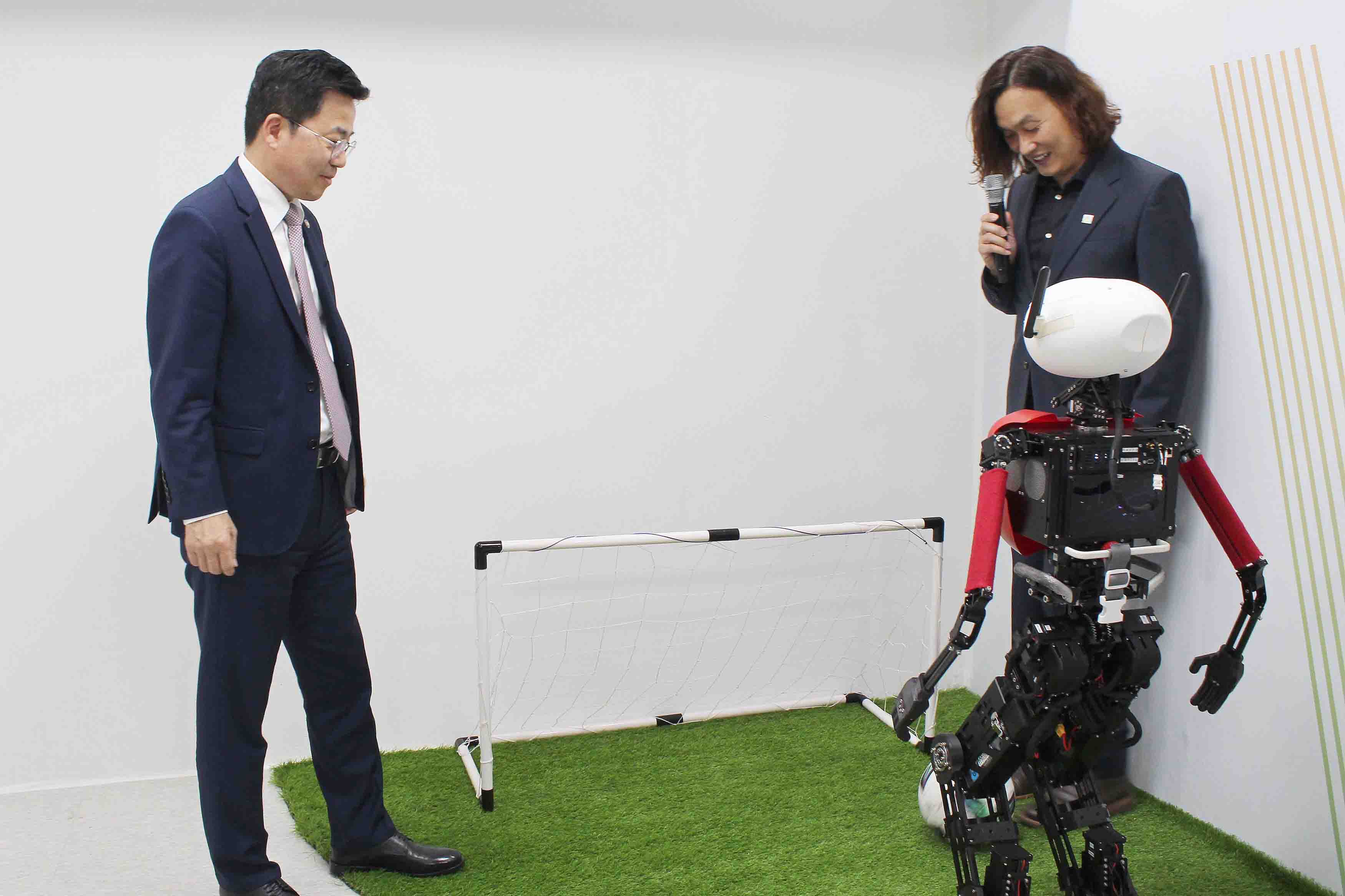 휴머노이드 전문기업인 에이로봇 현장방문 1