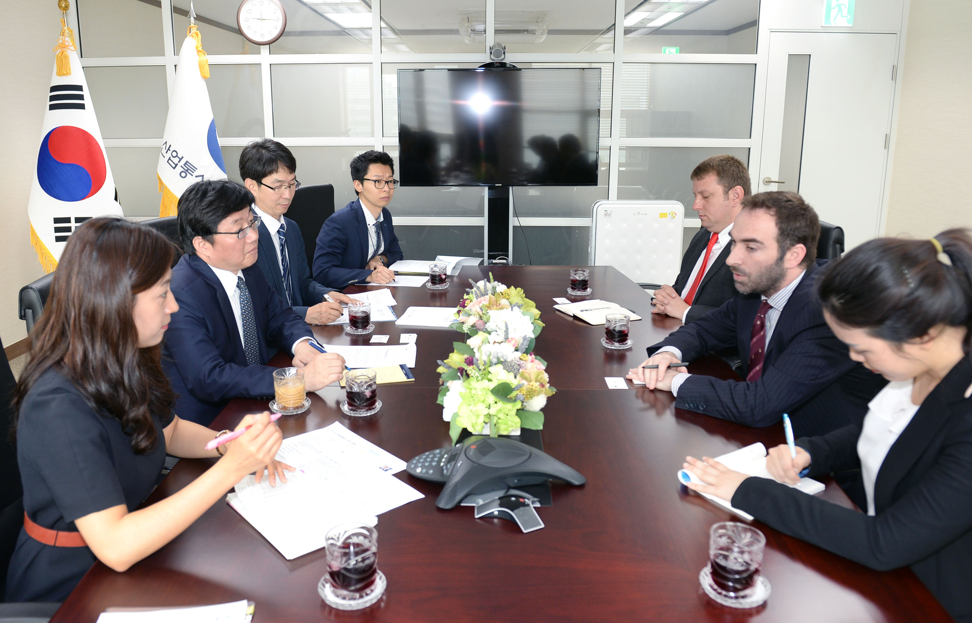 코소보 경제개발부 장관 면담 4
