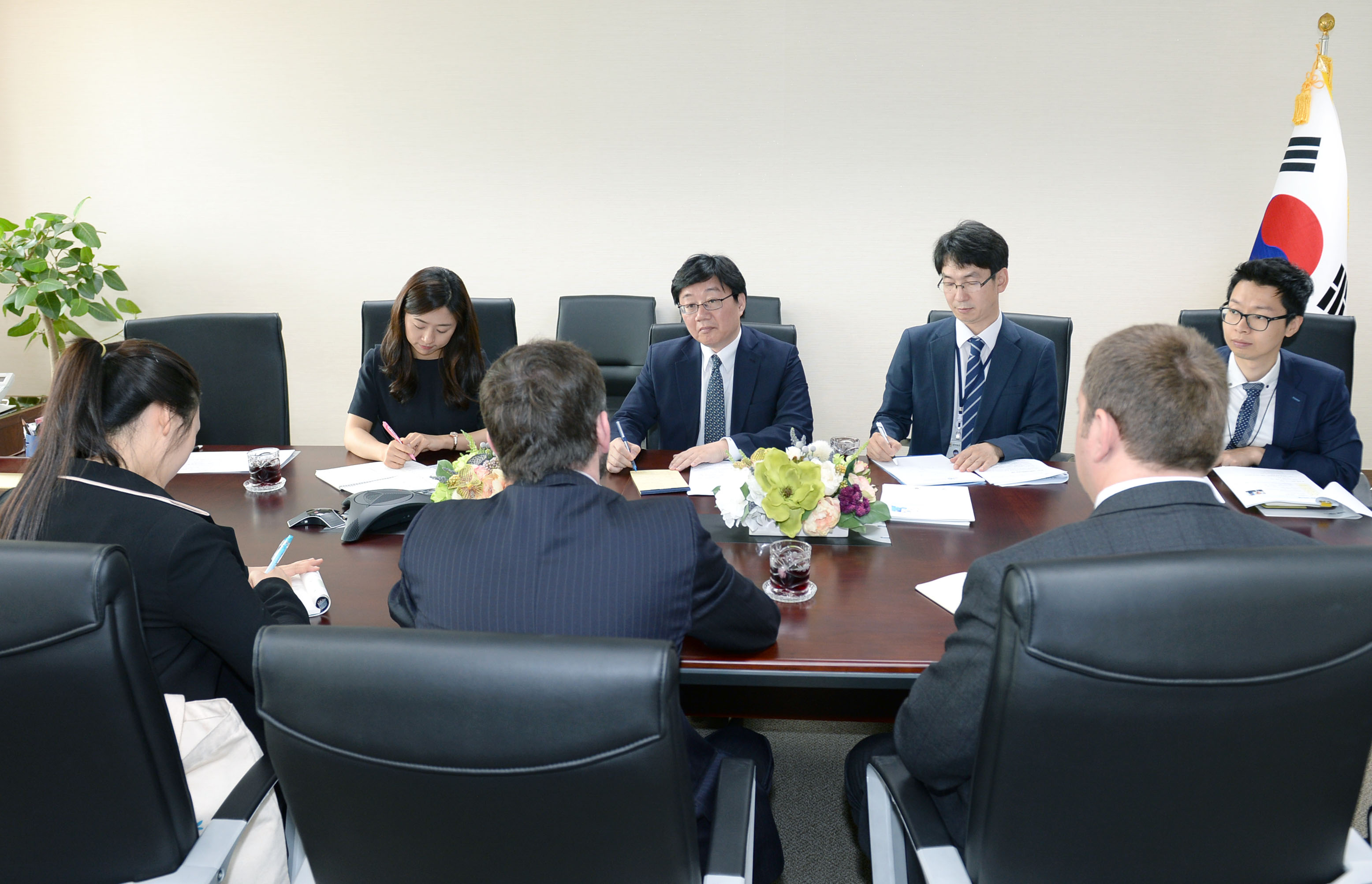 코소보 경제개발부 장관 면담 3