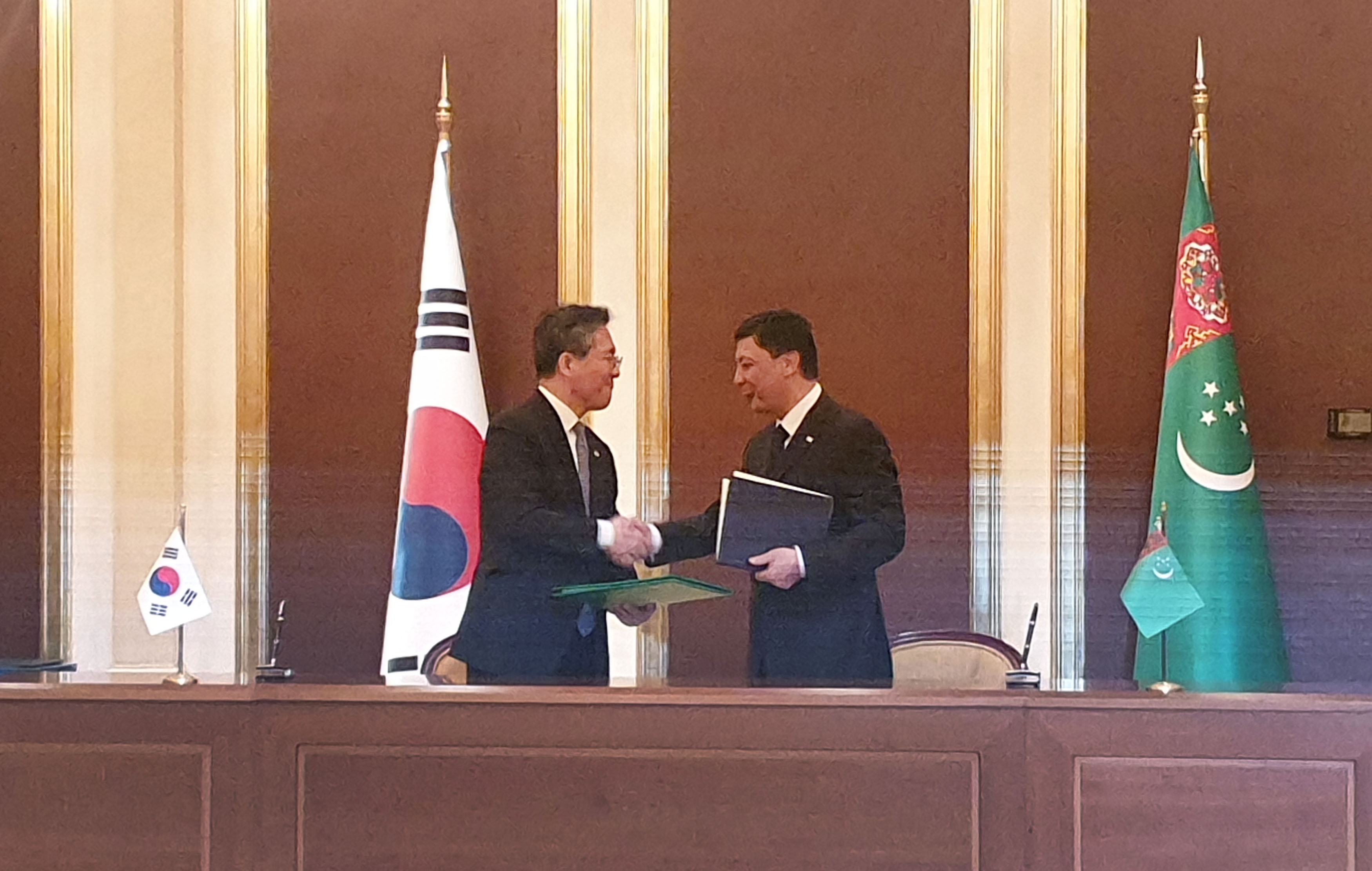 한-투르크메니스탄 양해각서 체결식 3