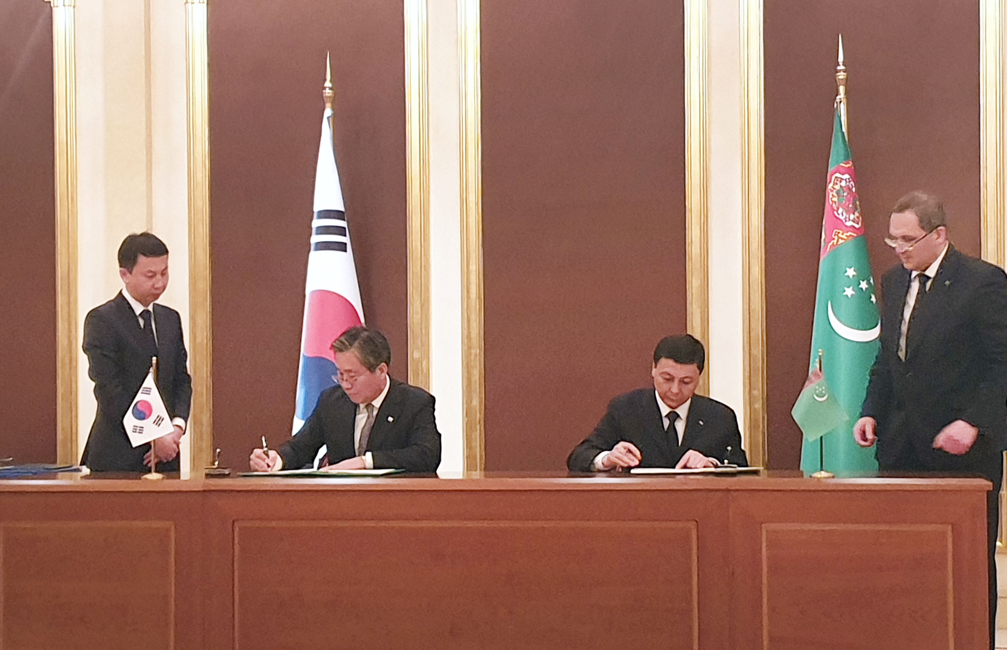 한-투르크메니스탄 양해각서 체결식 2