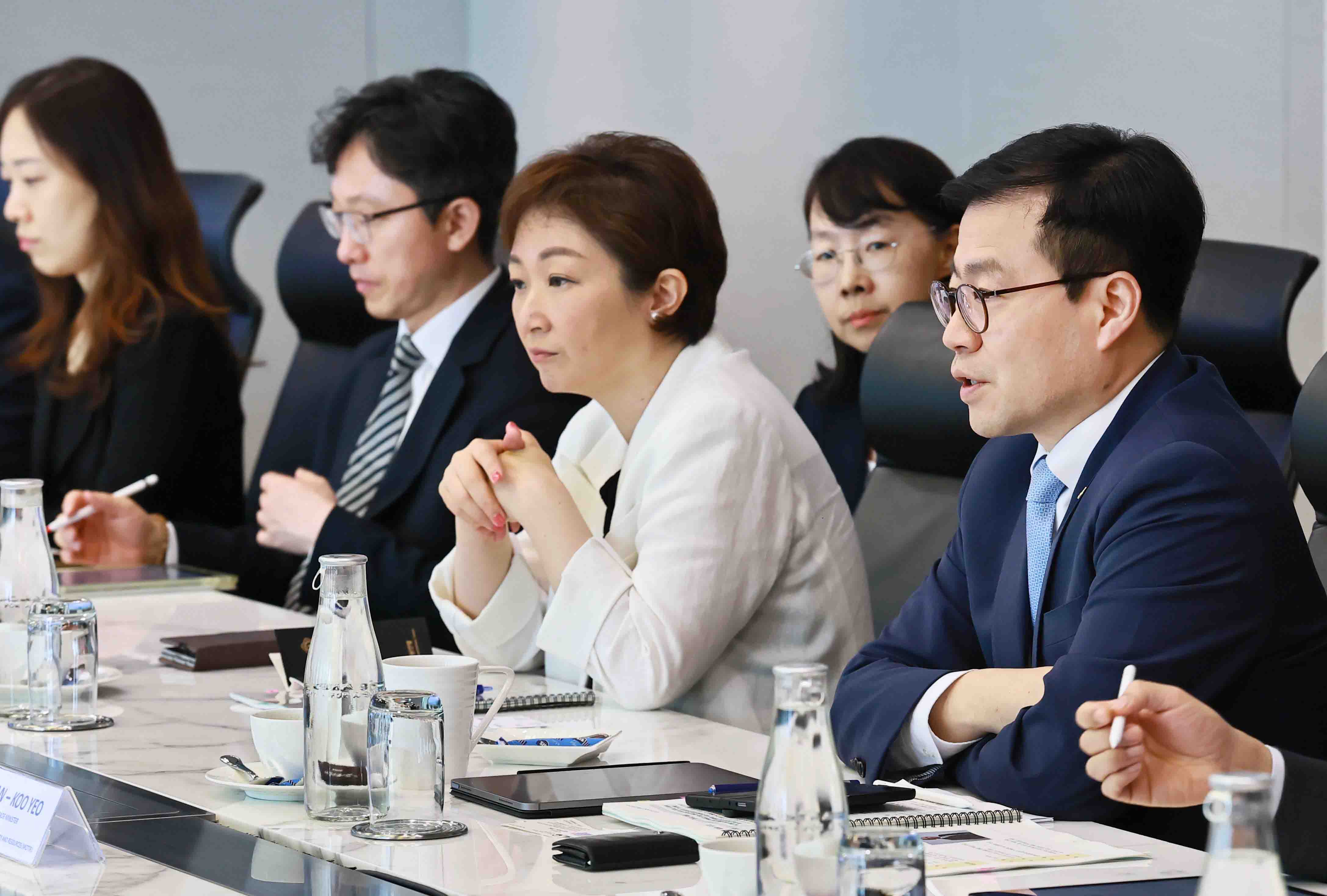 싱가포르 트라피구라社 방문 4