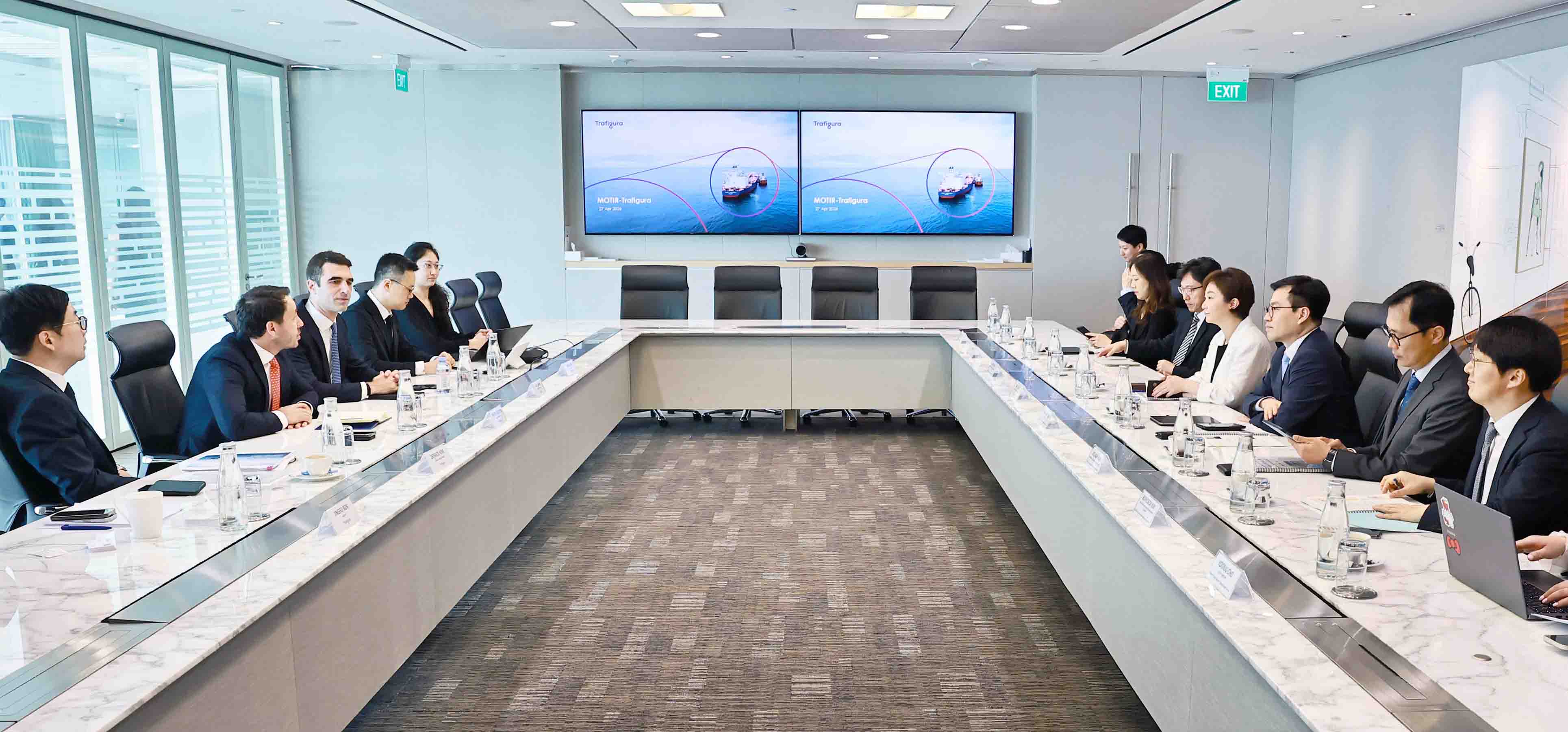 싱가포르 트라피구라社 방문 3